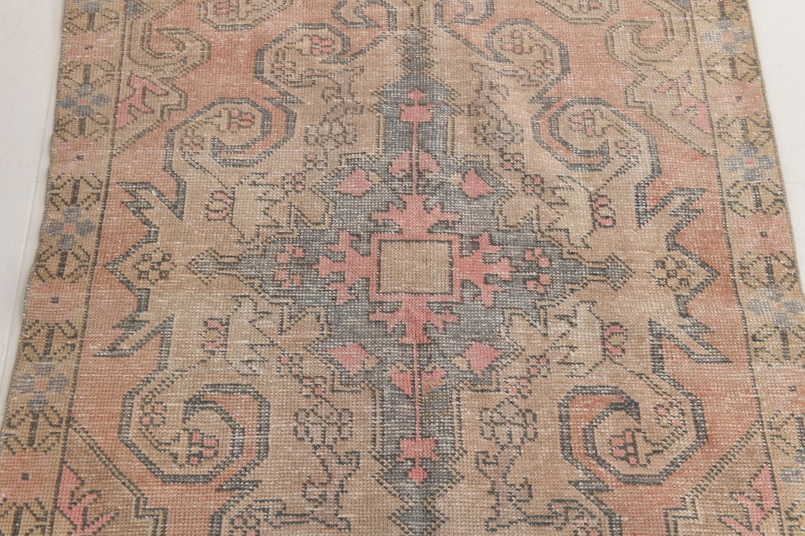 4'4'' x 7'4'' Turkish Vintage Rug - 24013 - 9
