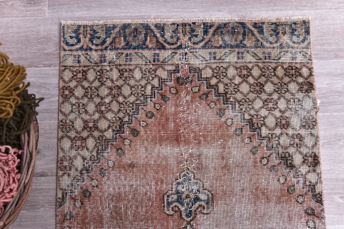 2'7'' x 6'5'' Handmade Vintage Wool Rug - 244411 - 4