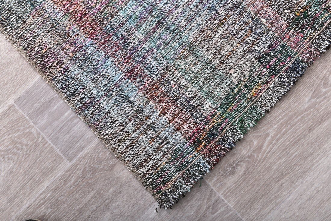 6'1'' x 8'9'' Turkish Vintage Kilim Rug - 241516 - 7