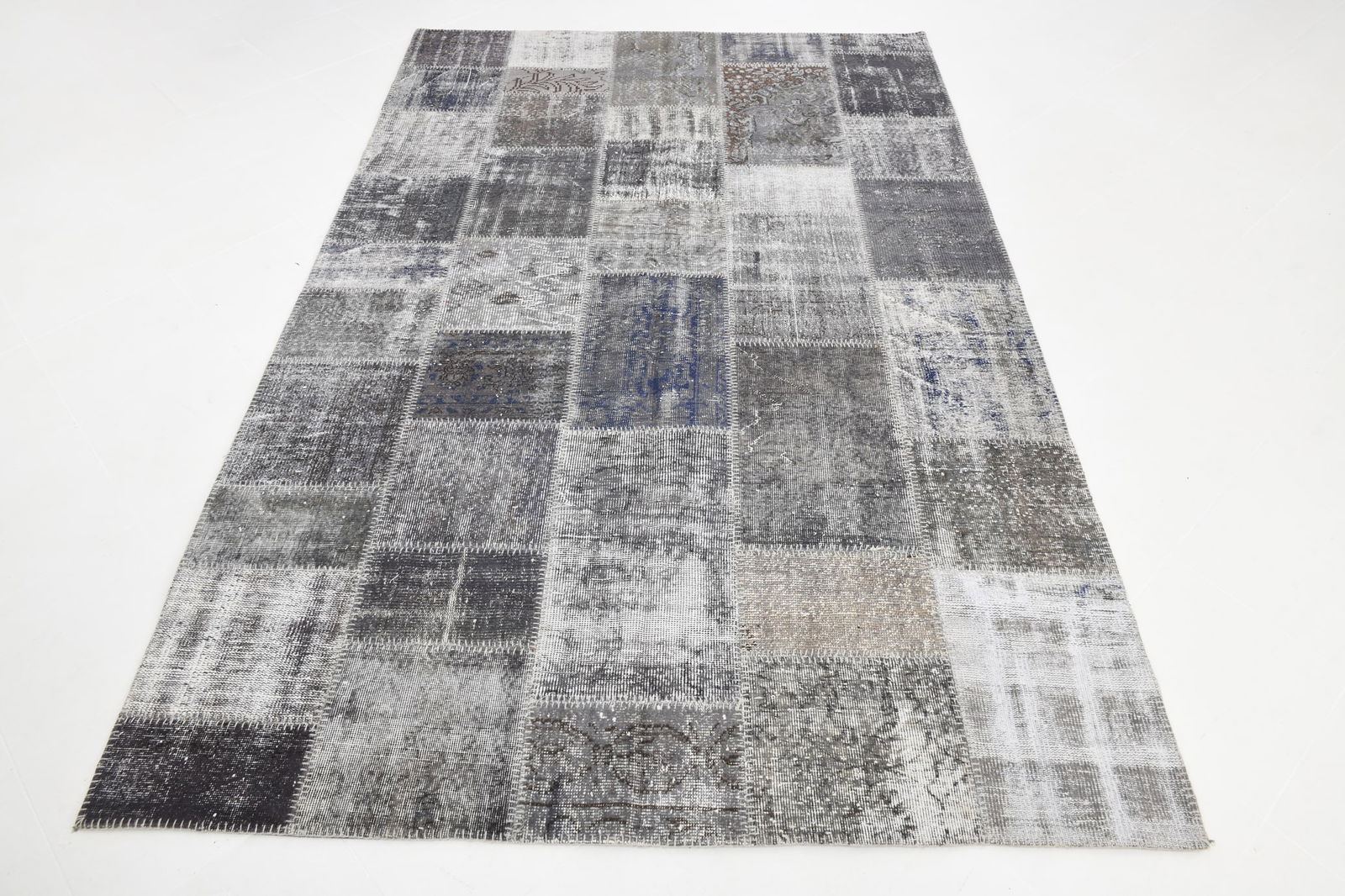 6'7'' x 10'1'' Handmade Vintage Wool Patchwork Rug - 314 - 2