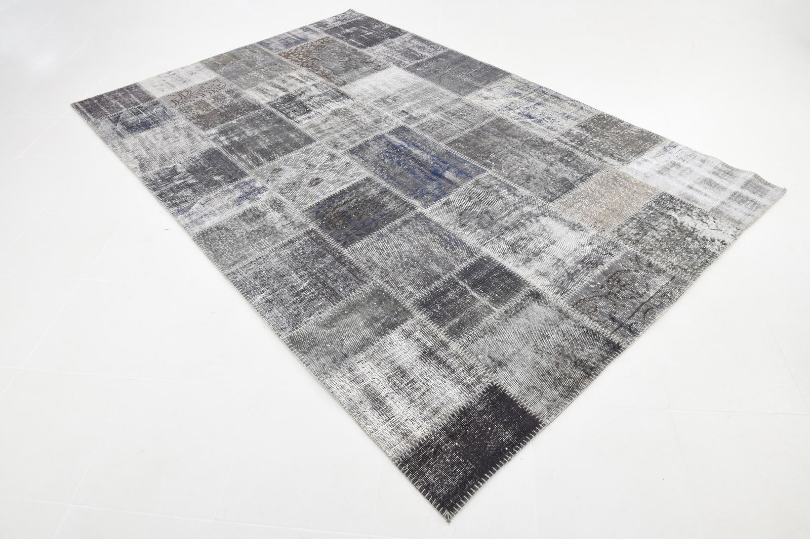 6'7'' x 10'1'' Handmade Vintage Wool Patchwork Rug - 314 - 4