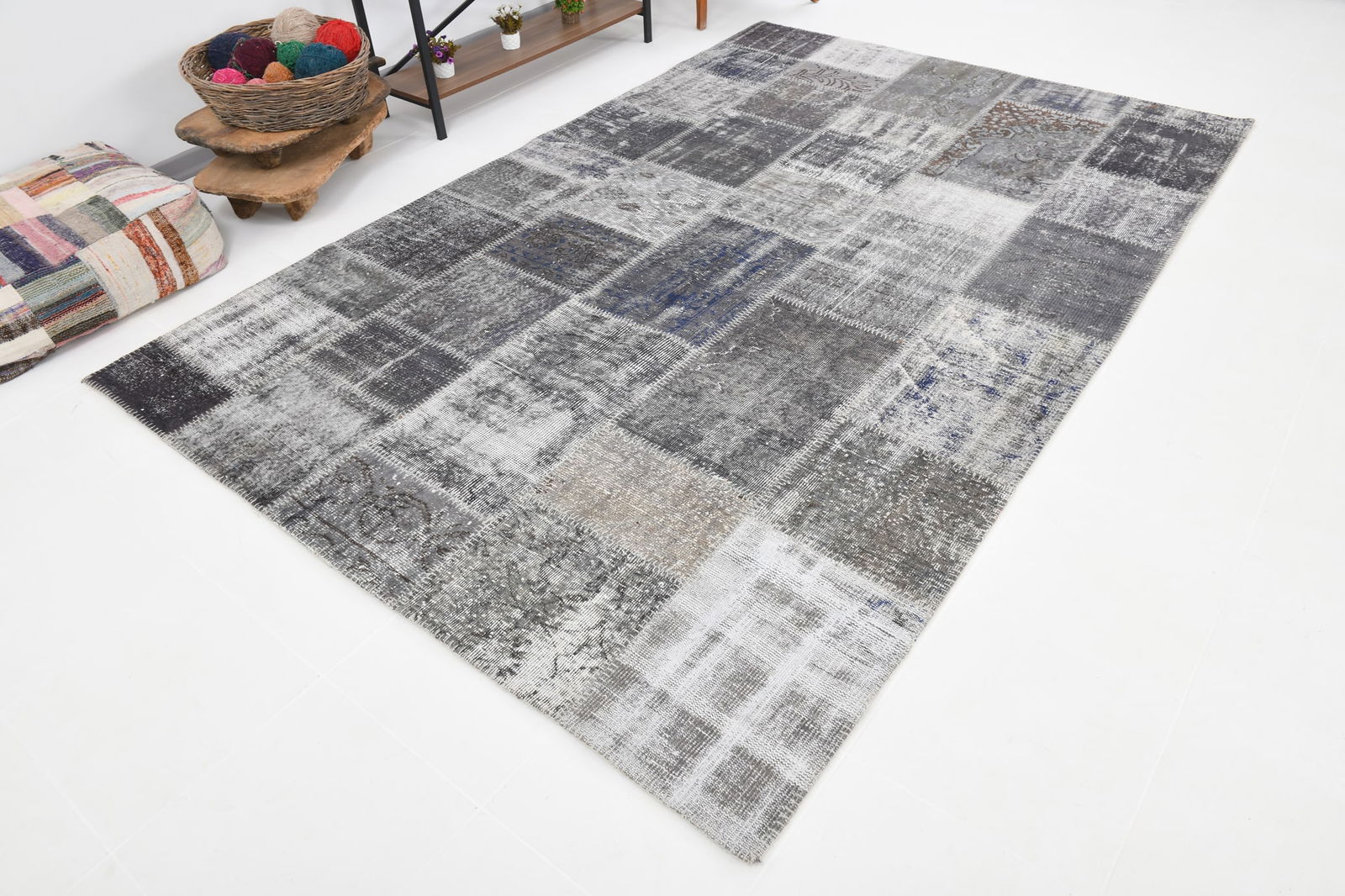 6'7'' x 10'1'' Handmade Vintage Wool Patchwork Rug - 314 - 7