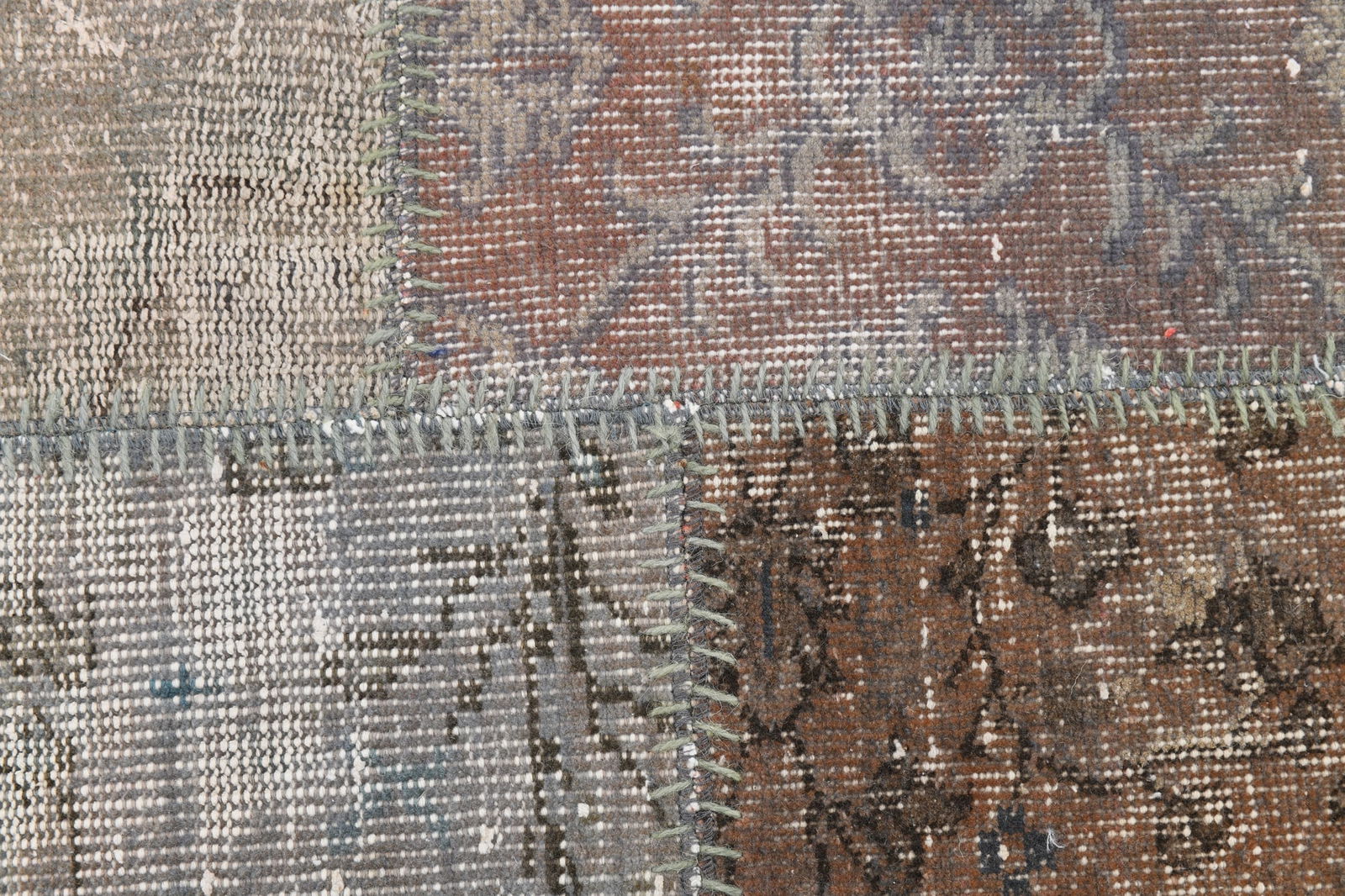 5'7'' x 8'1'' Handmade Vintage Wool Patchwork Rug - 297 - 12