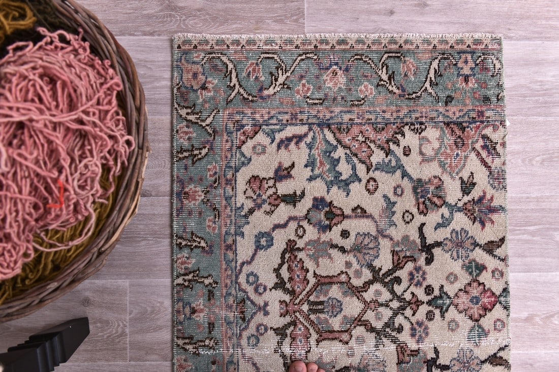 2'3'' x 3'8'' Decorative Vintage Rug - 244433 - 4