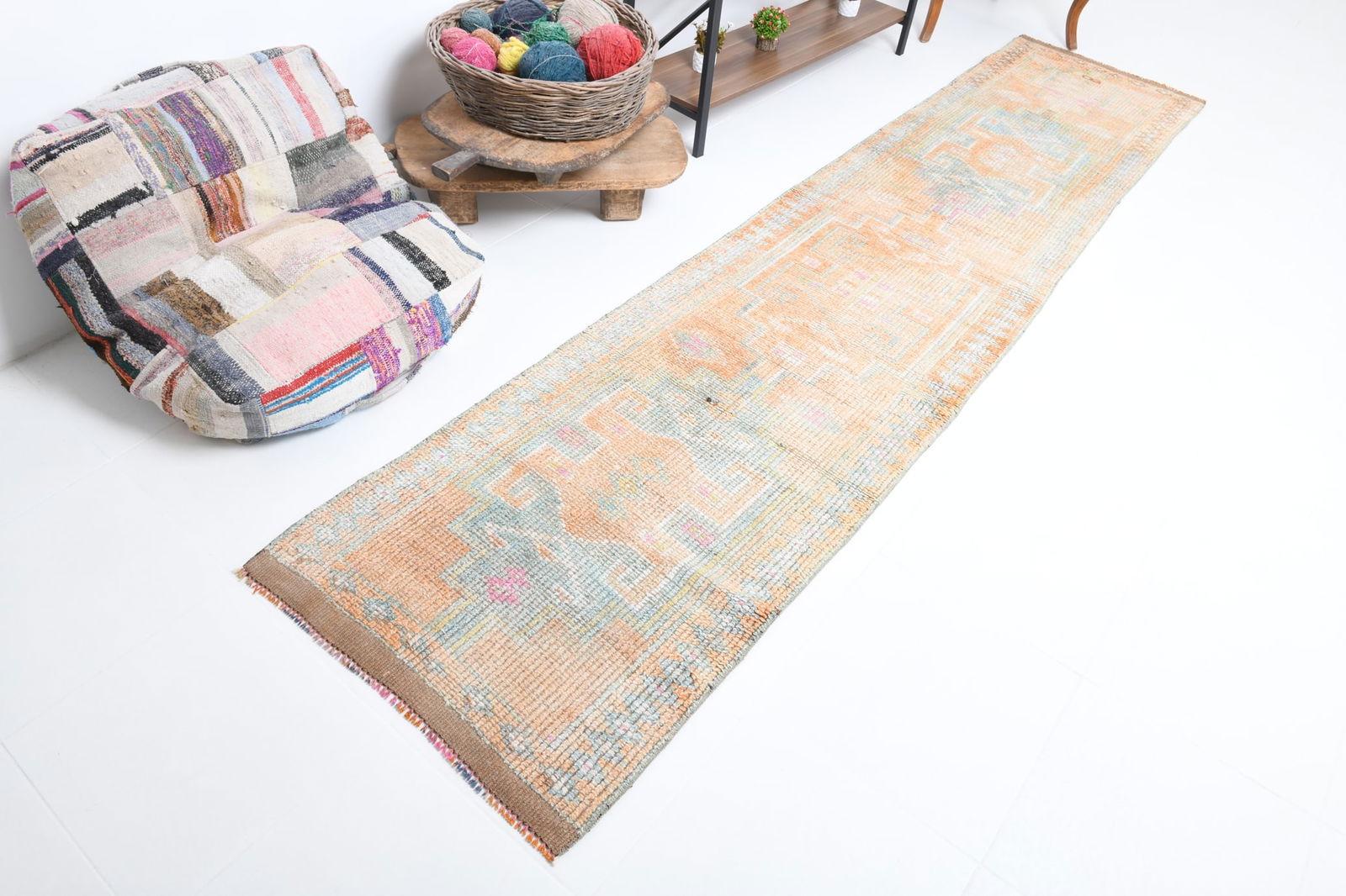2'6'' x 11'5'' Handmade Vintage Wool Rug - 7166 - 4