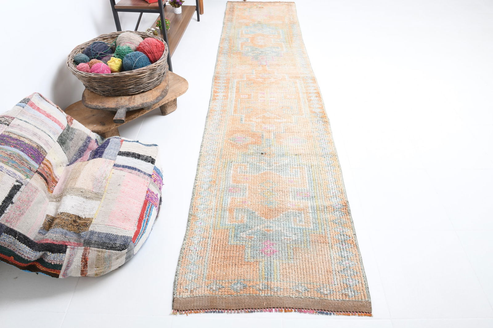 2'6'' x 11'5'' Handmade Vintage Wool Rug - 7166 - 5