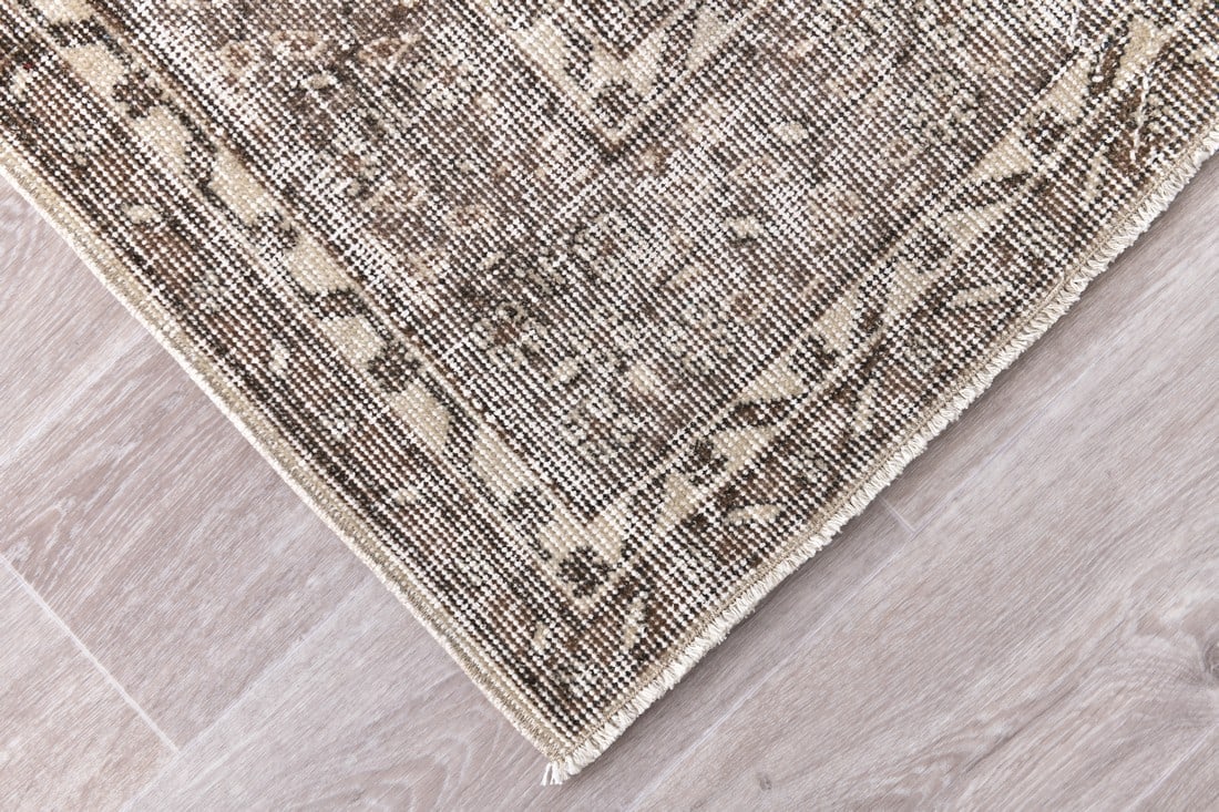 6'11'' x 9'9'' Turkish Vintage Runner Rug - 240832 - 7