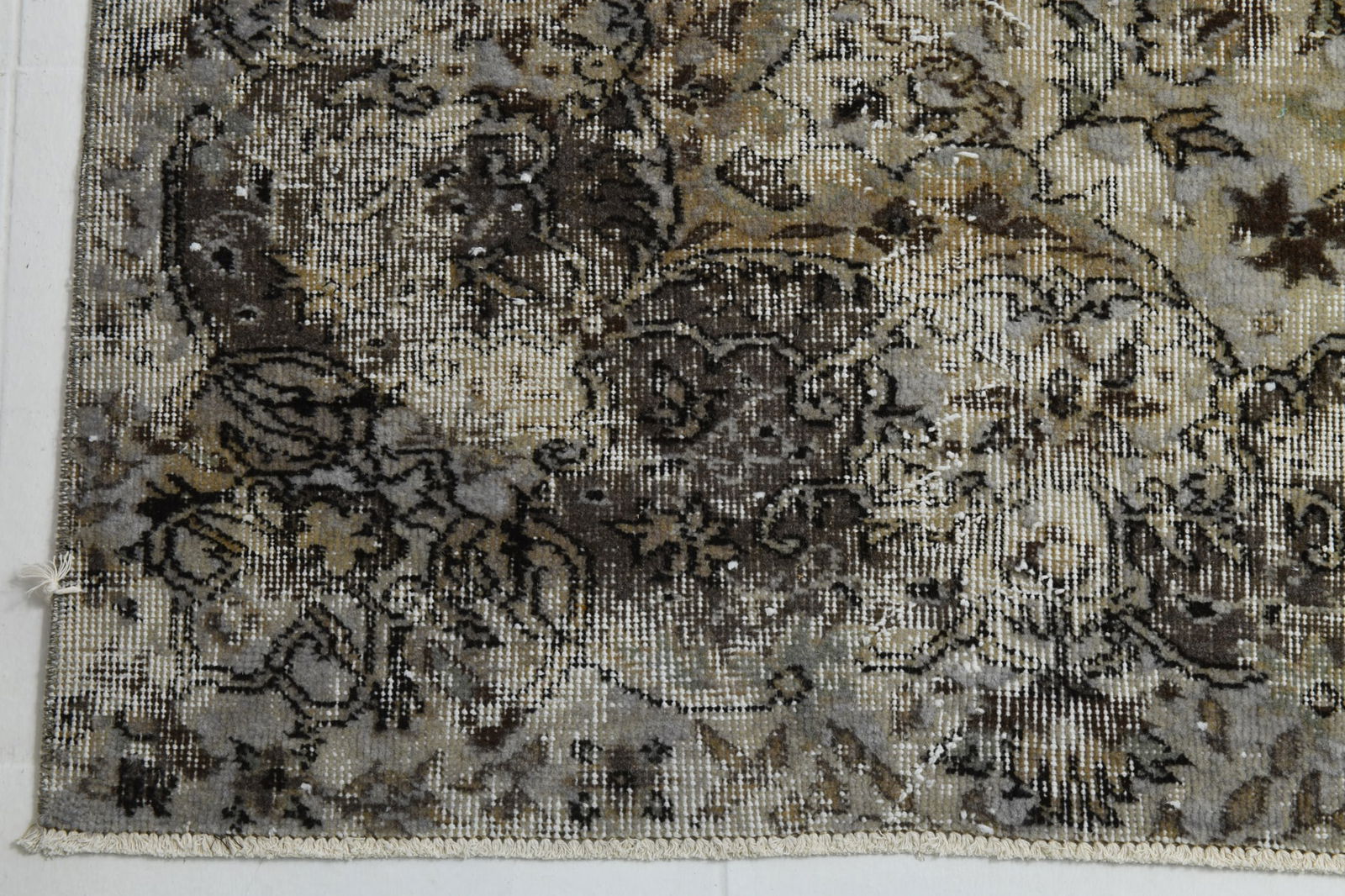 6'9'' x 9'5'' Handmade Vintage Wool Rug - 6606 - 13