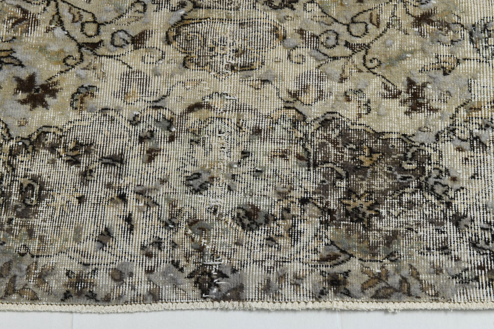 6'9'' x 9'5'' Handmade Vintage Wool Rug - 6606 - 14