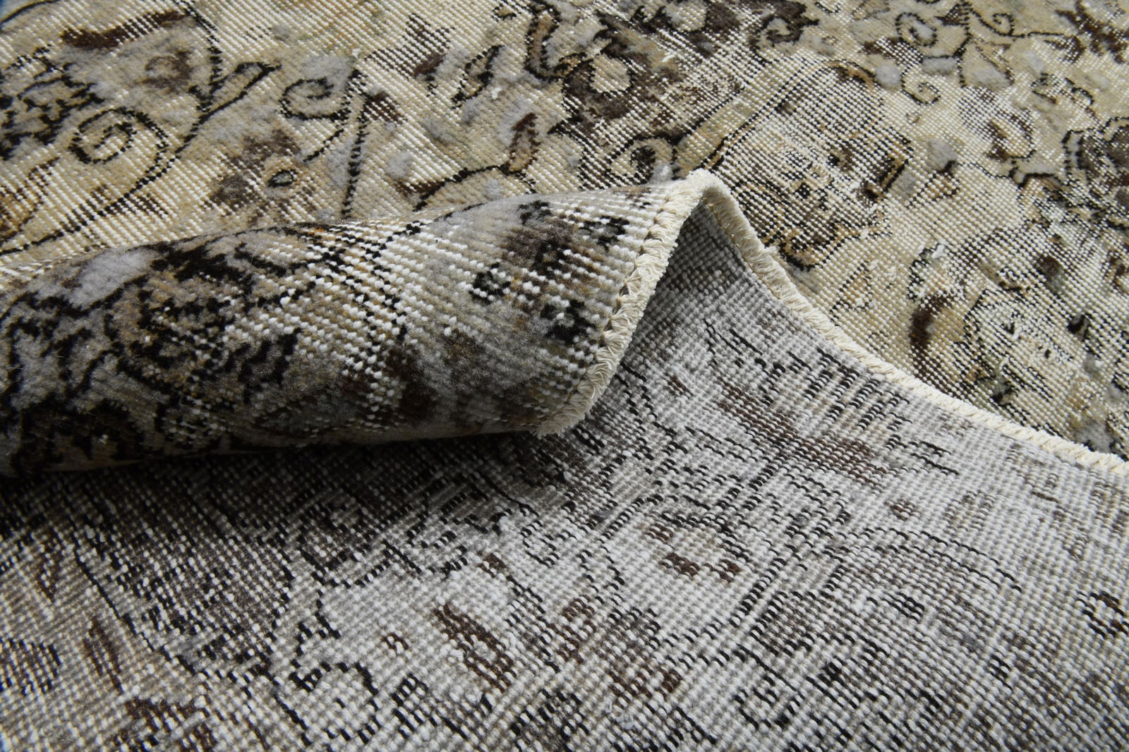 6'9'' x 9'5'' Handmade Vintage Wool Rug - 6606 - 19