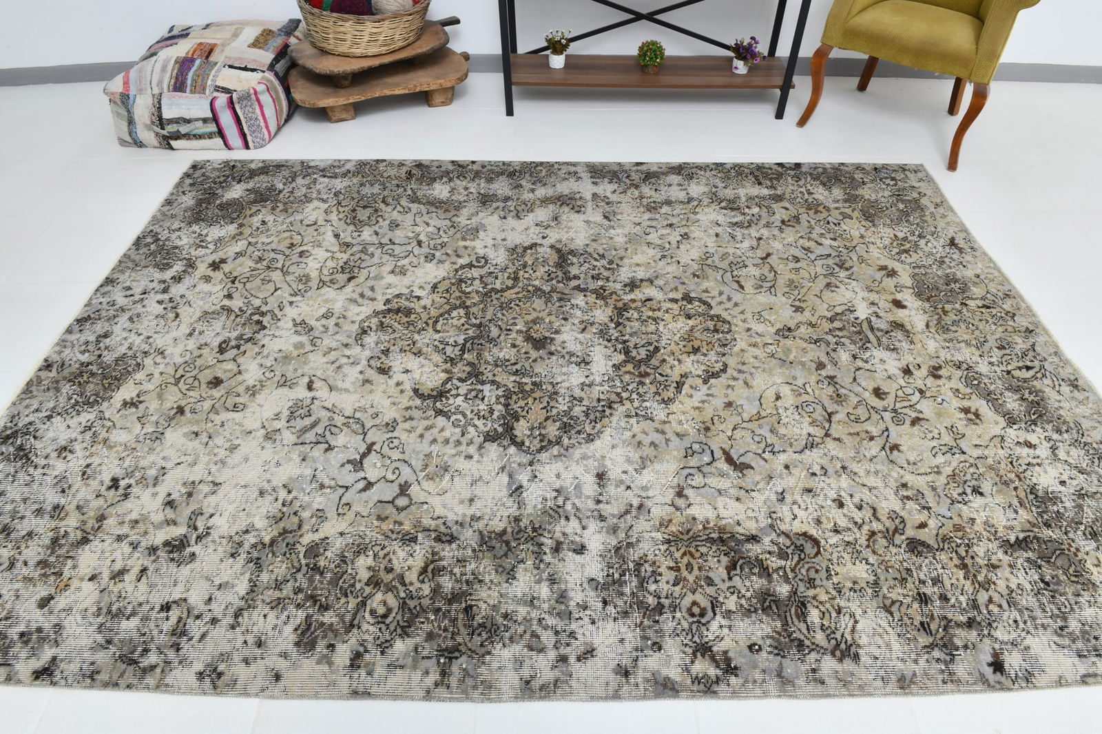 6'9'' x 9'5'' Handmade Vintage Wool Rug - 6606 - 6