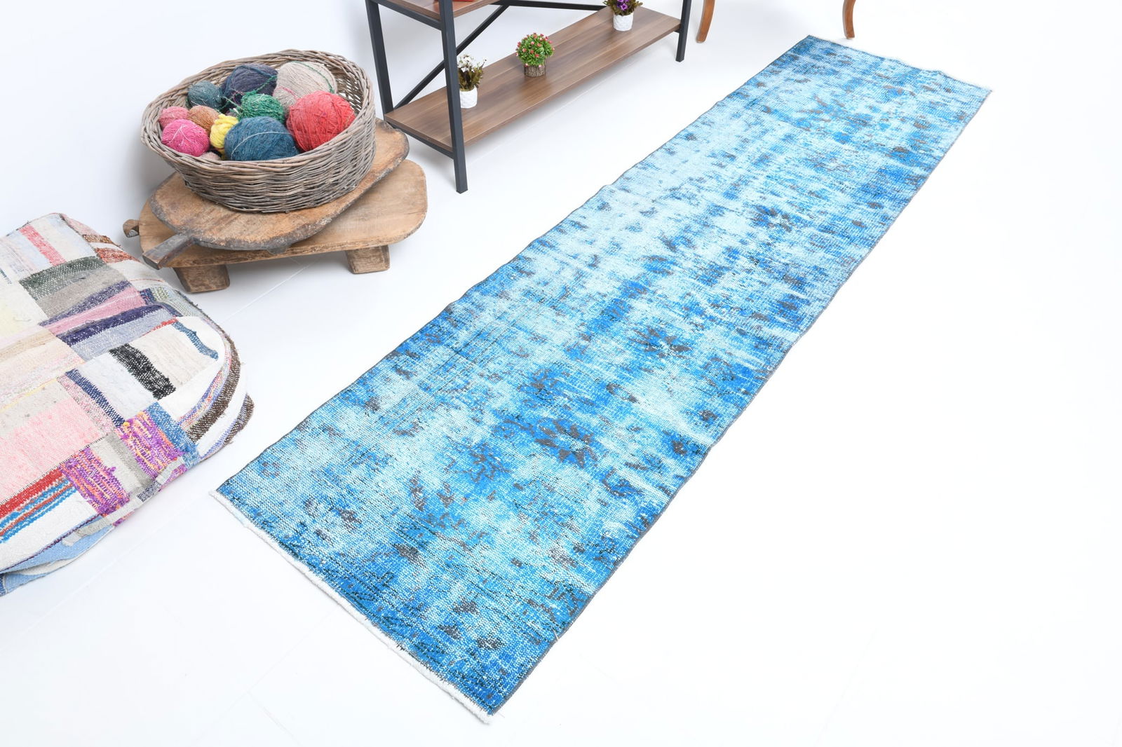 2'5'' x 9'3'' Turkish Vintage Runner Rug - 17388 - 4