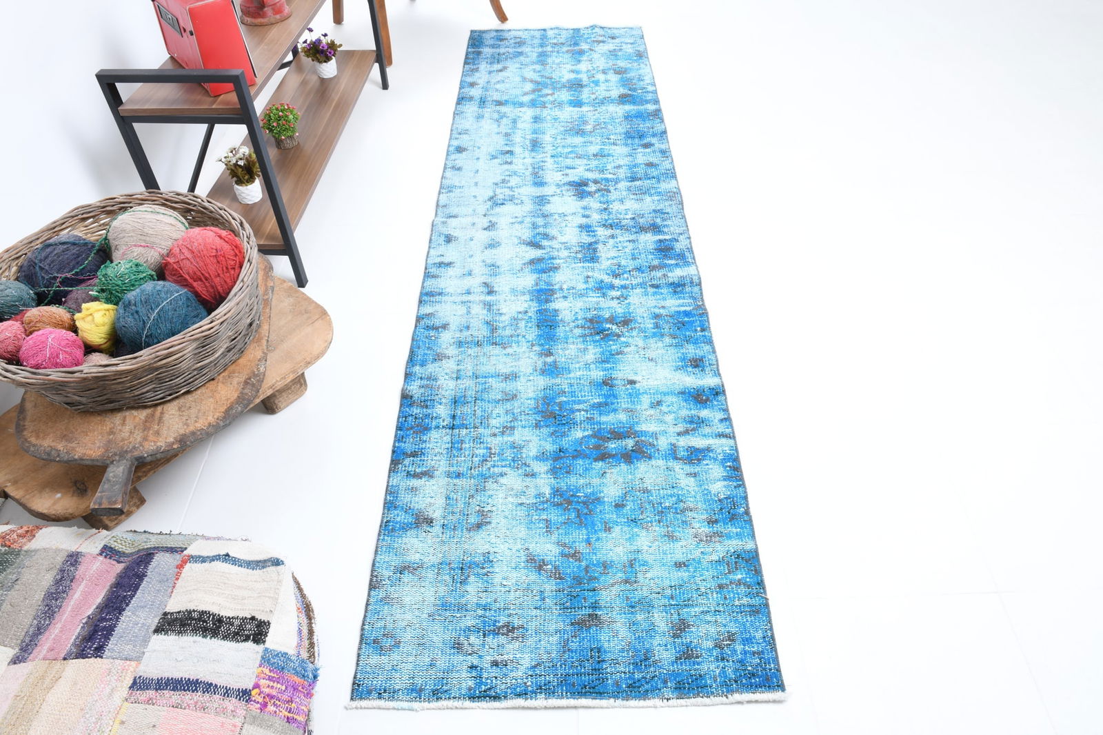 2'5'' x 9'3'' Turkish Vintage Runner Rug - 17388 - 5