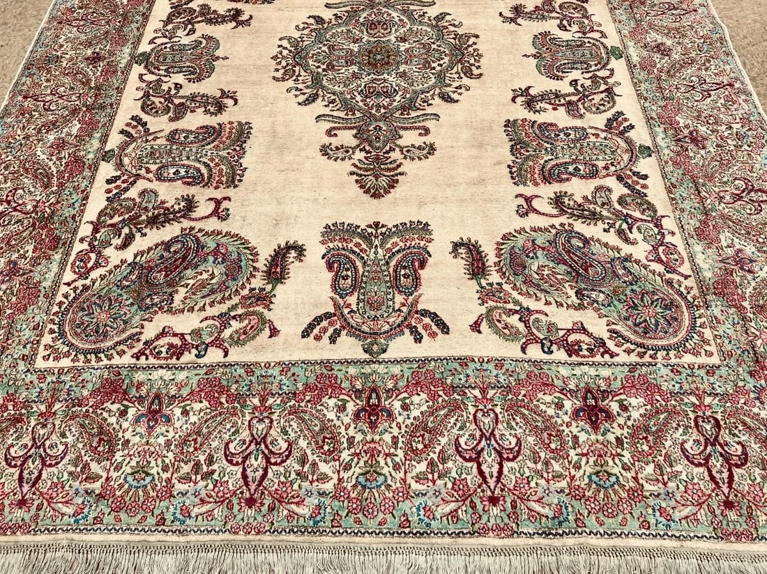 Persian Kerman Hand Knotted Semi-Antique Oriental Rug 9'9" x 12'3" - 5