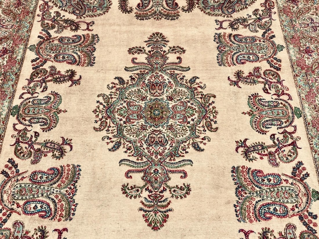 Persian Kerman Hand Knotted Semi-Antique Oriental Rug 9'9" x 12'3" - 6