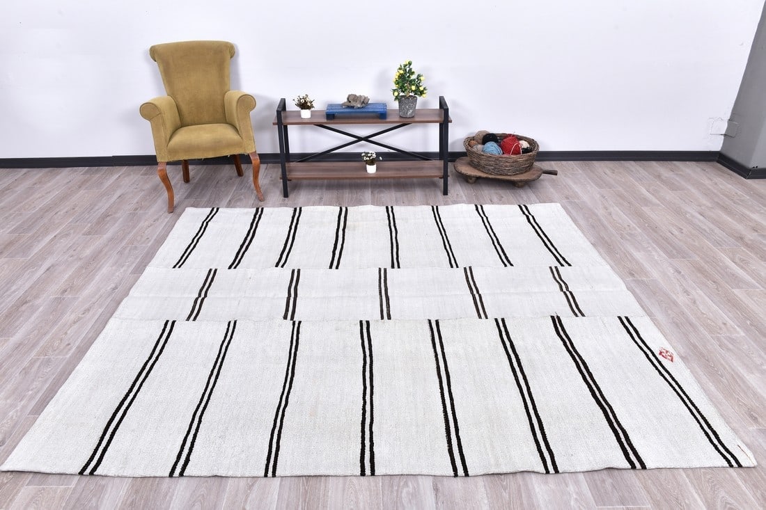 6'10'' x 8'4'' Turkish Vintage Hemp Rug - 240381: Title: 6'10'' x 8'4'' Turkish Vintage Hemp Rug - 240381 Description:6'10'' x 8'4'' Turkish Vintage Hemp Rug - 240381 Origin:Turkiye Date/Period:1960-90 Materials:Hemp Dimension:6'10''x8'4'' ft, 209x25