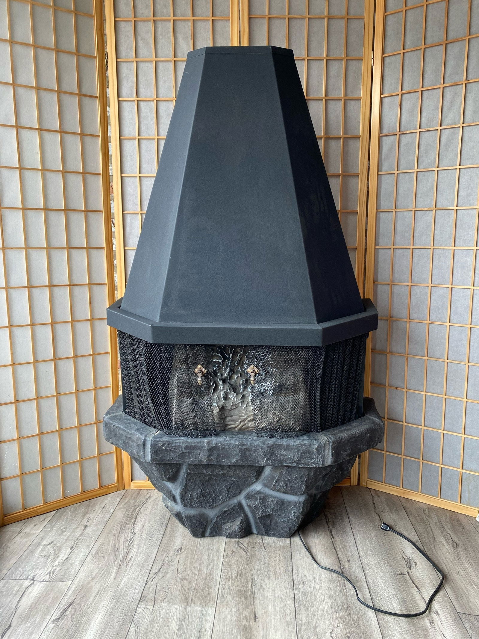 Mid Century Modern Sears Roebuck Electric Fireplace Space Heater in Crinkle Black: Title: Mid Century Modern Sears Roebuck Electric Fireplace Space Heater in Crinkle Black Description: Vintage from the 1970s Materials: metal, resin Vintage Mid Century Modern Sears Roebuck