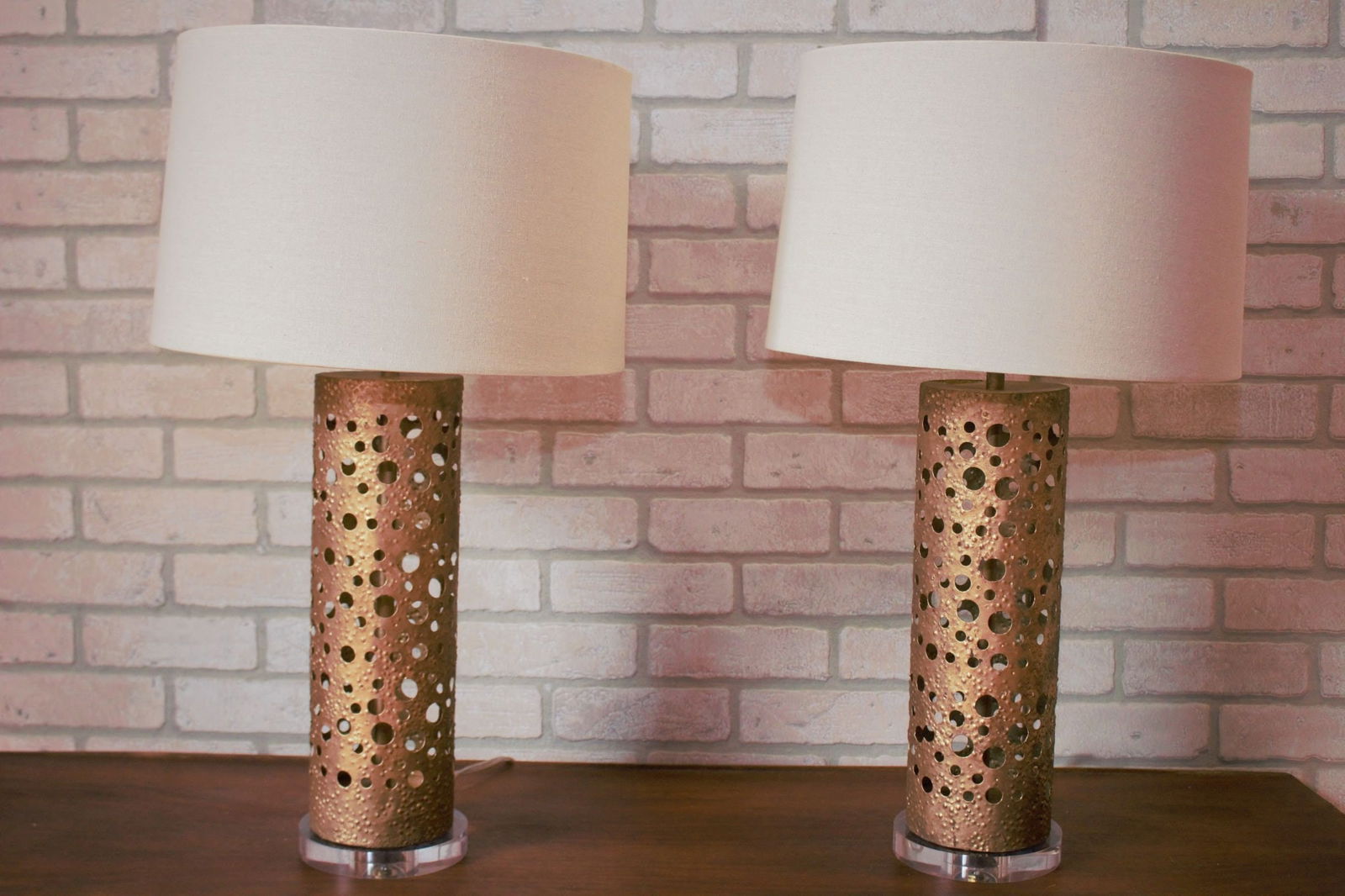Modern Brutalist Shasta Brass Table Lamps - Pair: Title: Modern Brutalist Shasta Brass Table Lamps - Pair Description: Materials: Fabric, metal, plastic Width: 5 inches Height: 28.5 inches Depth: 5 inches Modern Brutalist Shasta Brass and Lucite