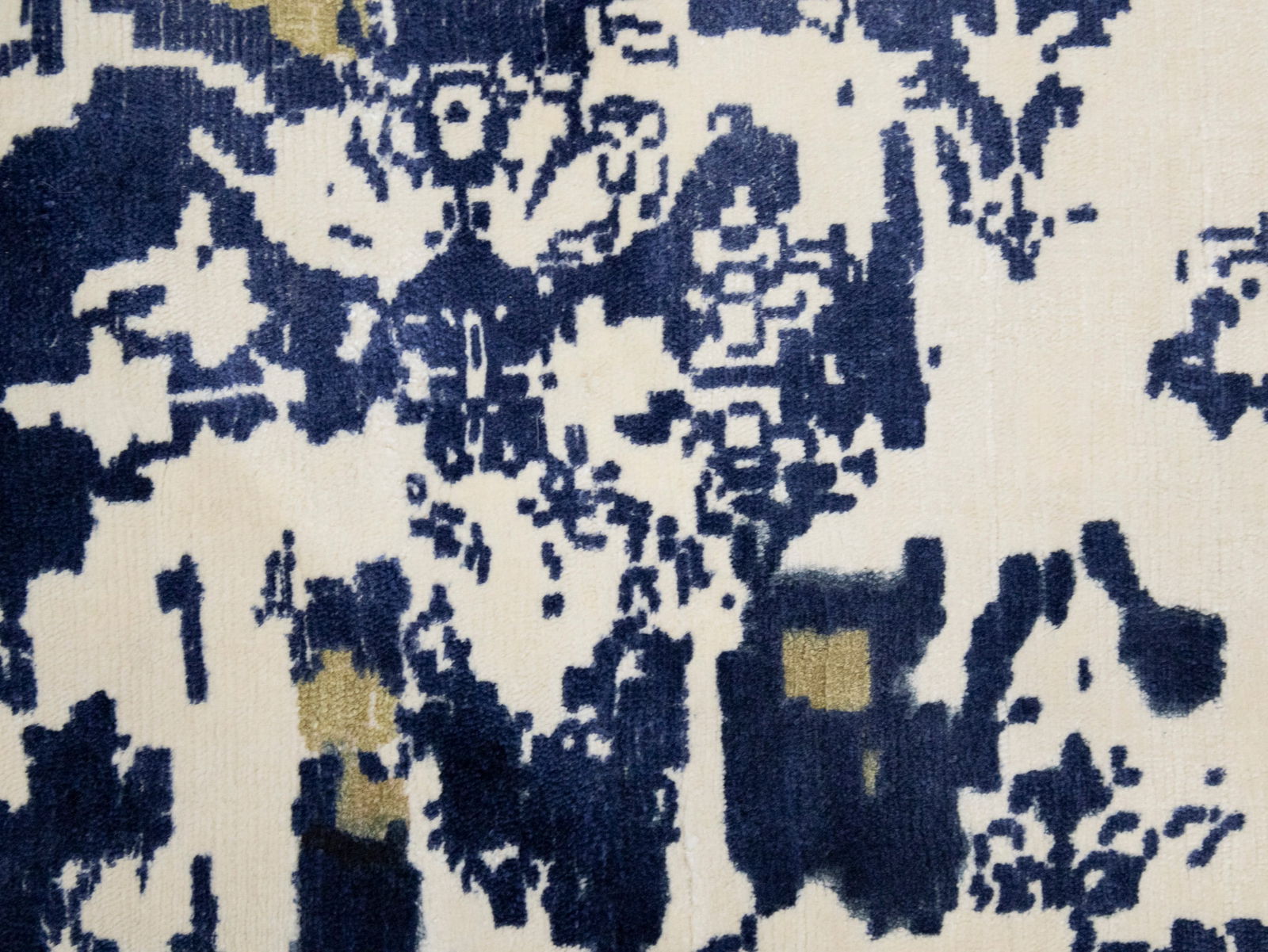 Distressed Floral Modern 6X6 Hand-Loomed Round Rug - 6