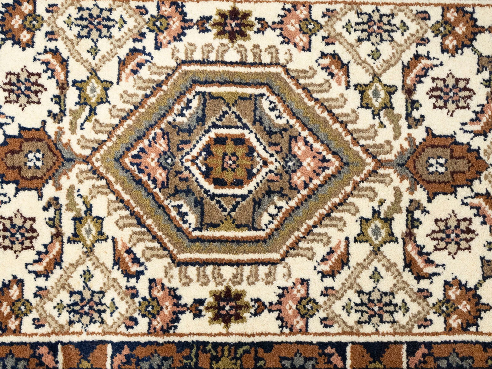 Cream Floral Tribal 3X5 Indo-Bidjar Oriental Rug - 6