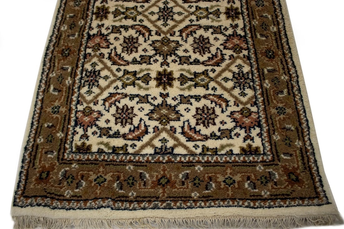 Cream Floral Tribal 2'5X4'7 Indo-Bidjar Oriental Rug - 3