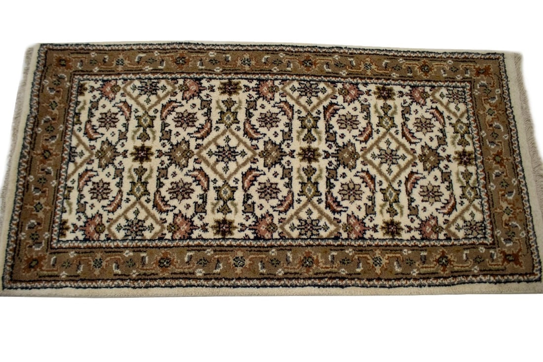 Cream Floral Tribal 2'5X4'7 Indo-Bidjar Oriental Rug - 4