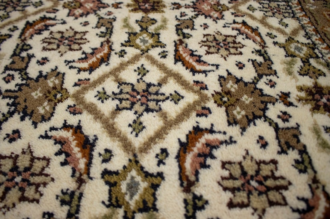 Cream Floral Tribal 2'5X4'7 Indo-Bidjar Oriental Rug - 6