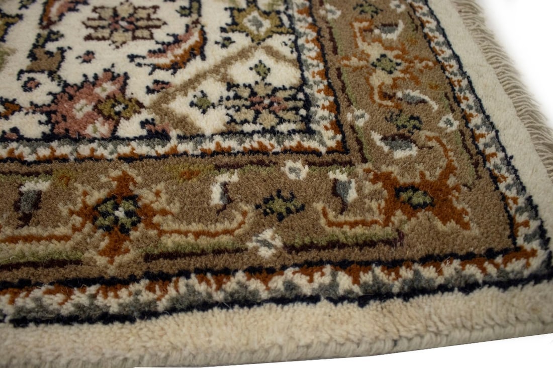 Cream Floral Tribal 2'5X4'7 Indo-Bidjar Oriental Rug - 7