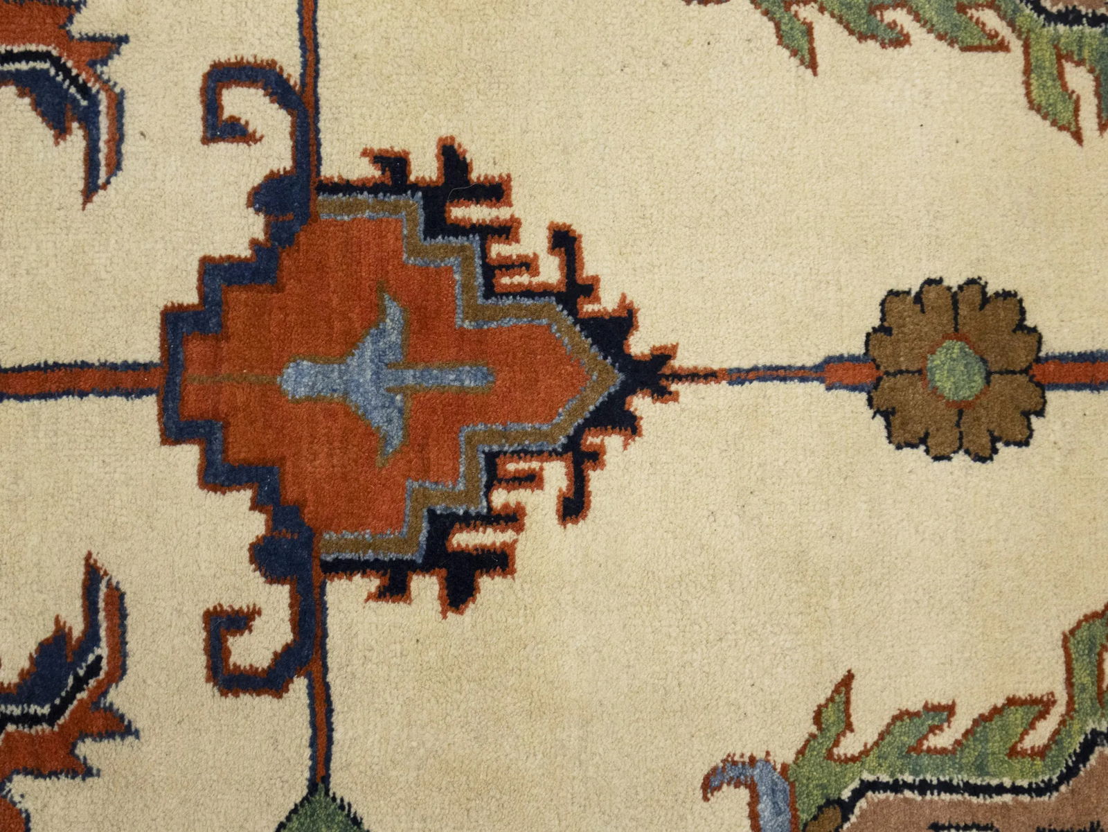 Cream Geometric Floral 7X17 Heriz Persian Rug - 7