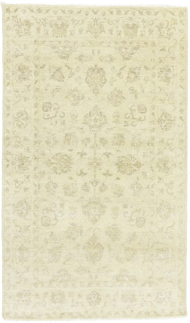 Muted Beige Floral 5X8 Transitional Oriental Rug: Title: Muted Beige Floral 5X8 Transitional Oriental Rug Description:Handmade 5X8 beige oriental rug made with vegetable dyes (fine wool pile and cotton foundation), superior knot count, and appealing
