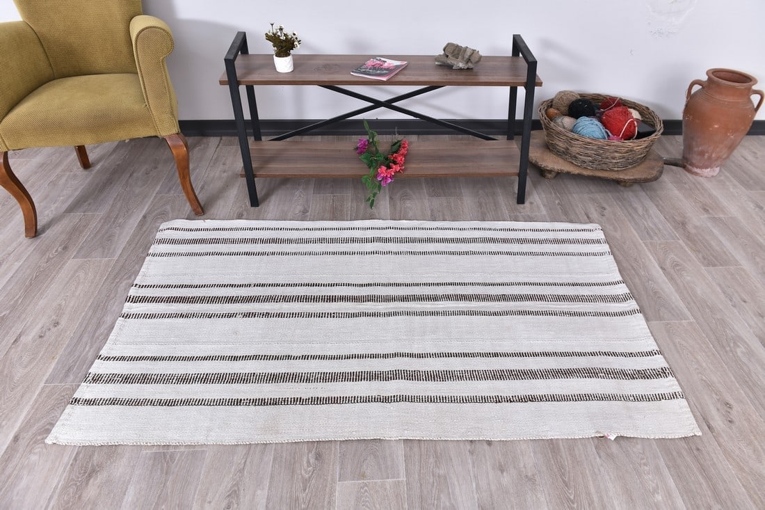 3'2'' x 5'8'' Turkish Flatweave Kilim Rug - 241072