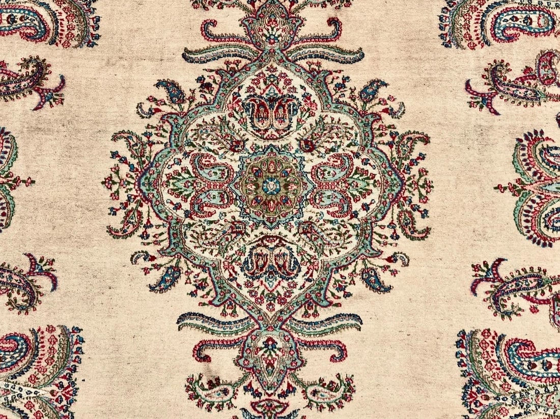 Persian Kerman Hand Knotted Semi-Antique Oriental Rug 9'9" x 12'3" - 11