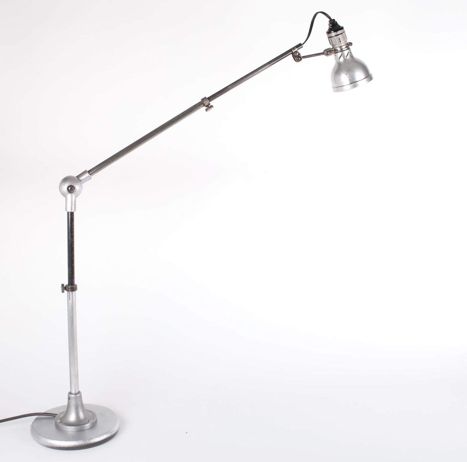 French industrial modernist task lamp Lumina mounted on a base - 4