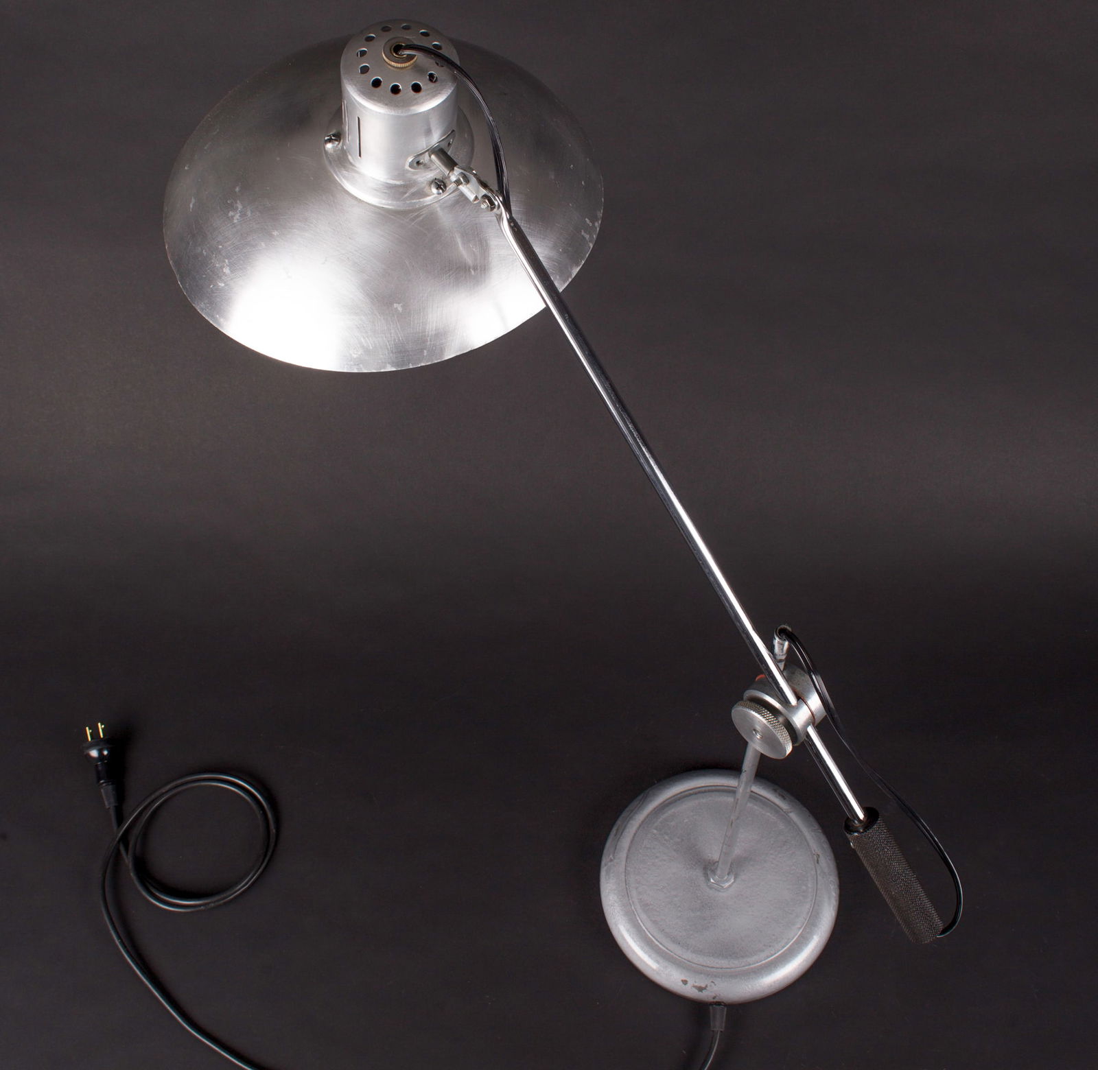 Pair French modernist mid century desk lamp André Lavigne Aluminor - 2
