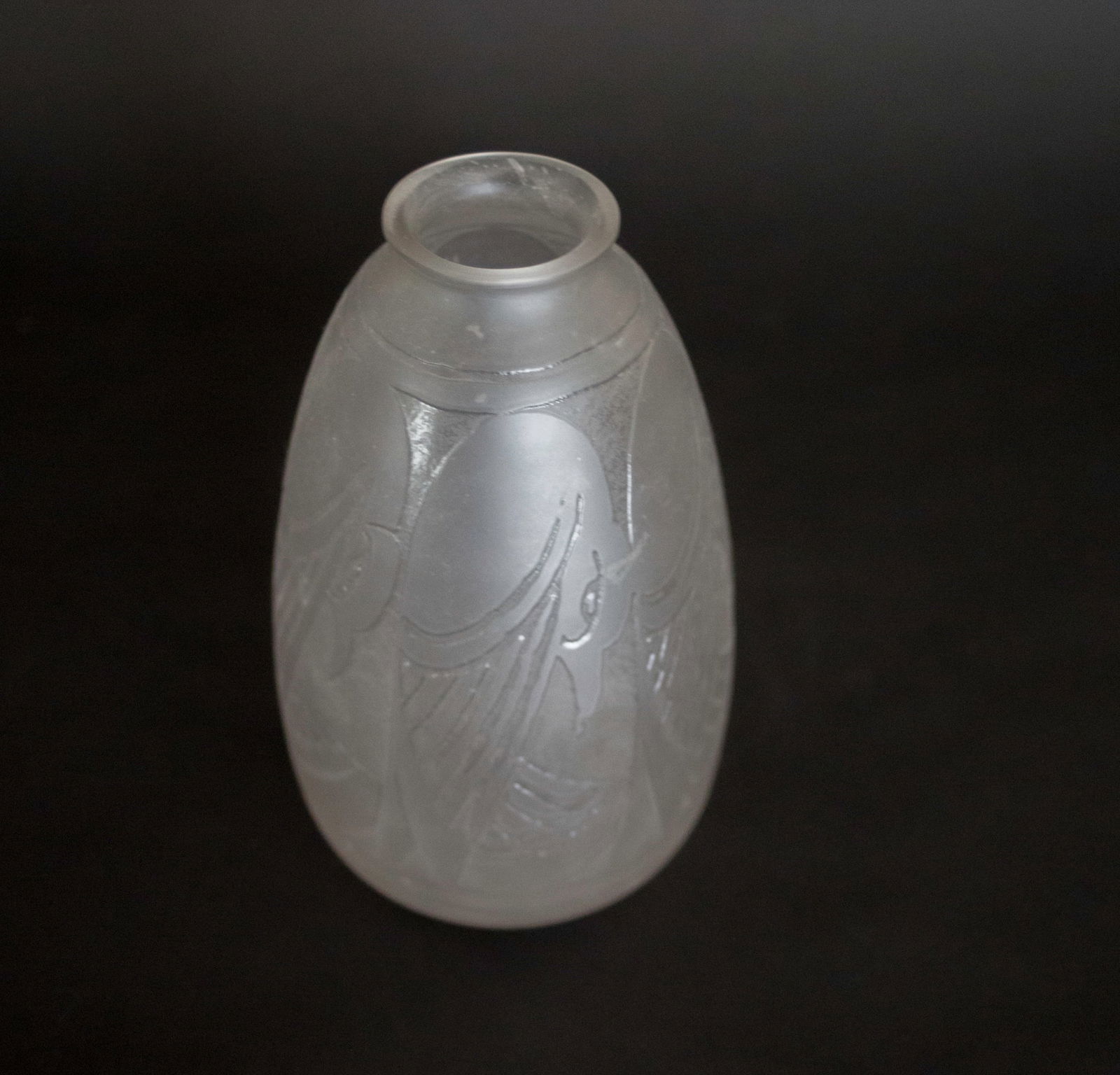 French Art deco D'Avesn vase signed: Title: French Art deco D'Avesn vase signed Description: D'Avesn , real name Pierre Girre. Pierre d'Avesn was a pupil of François Décorchemont at the School of Decorative Arts. He was hired