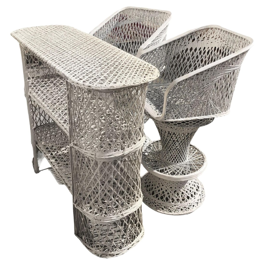 Mid Century Spun Fiberglass Barstool and Bar Set by Woodard: Title: Mid Century Spun Fiberglass Barstool and Bar Set by Woodard Description: Elevate your home bar experience with this iconic Mid-Century Spun Fiberglass Barstool and Bar Set by Woodard. Crafted w