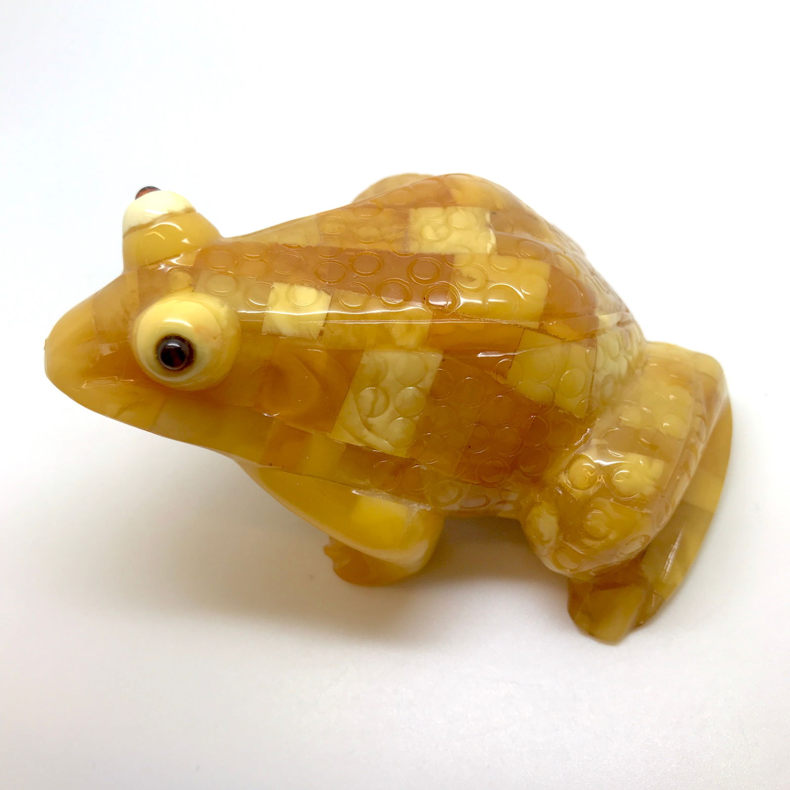 Impressive Unique Vintage Amber Statue shaped like a Frog - 3