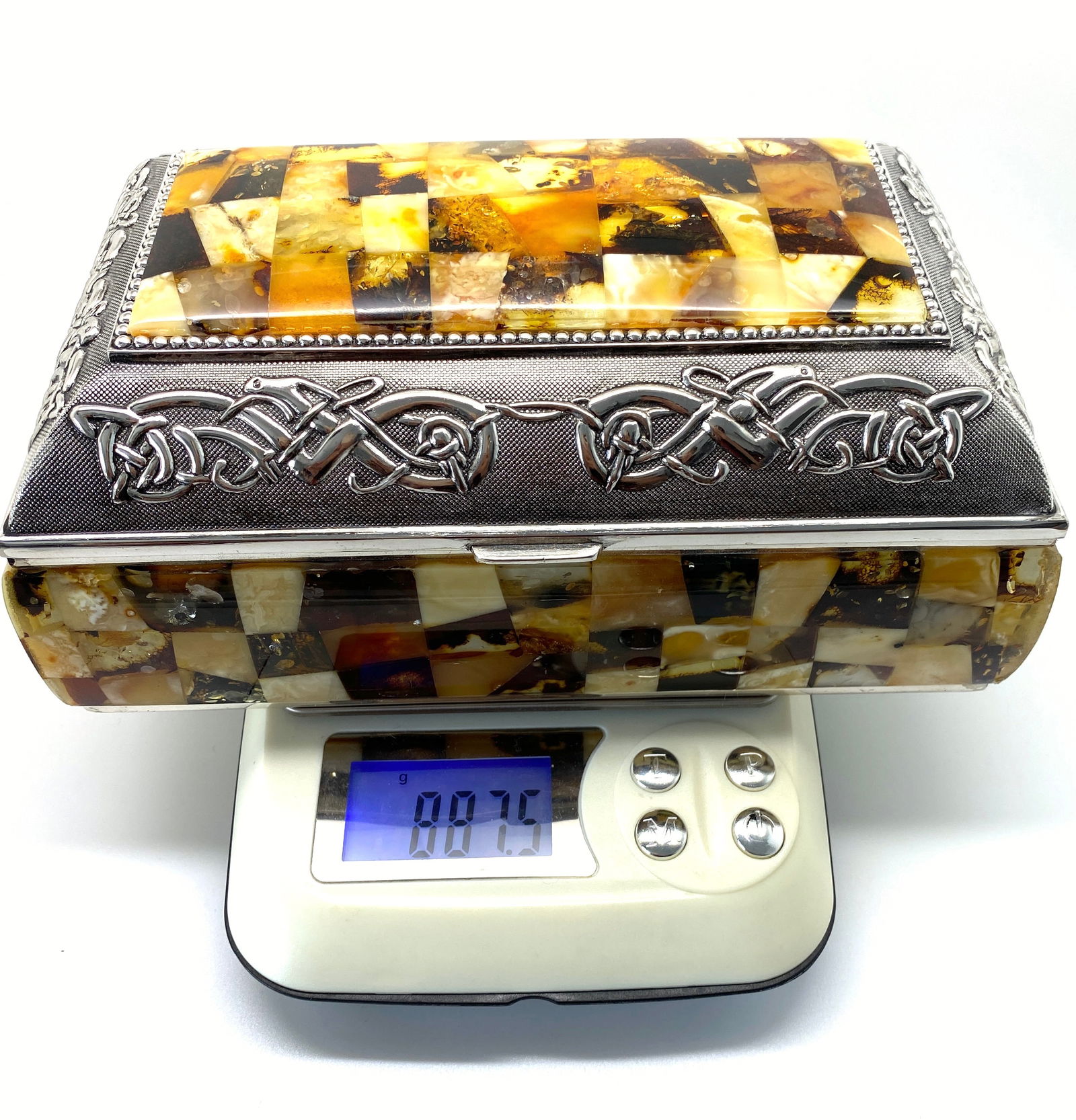 Staggering Unique Vintage Amber Jewellery box - 9