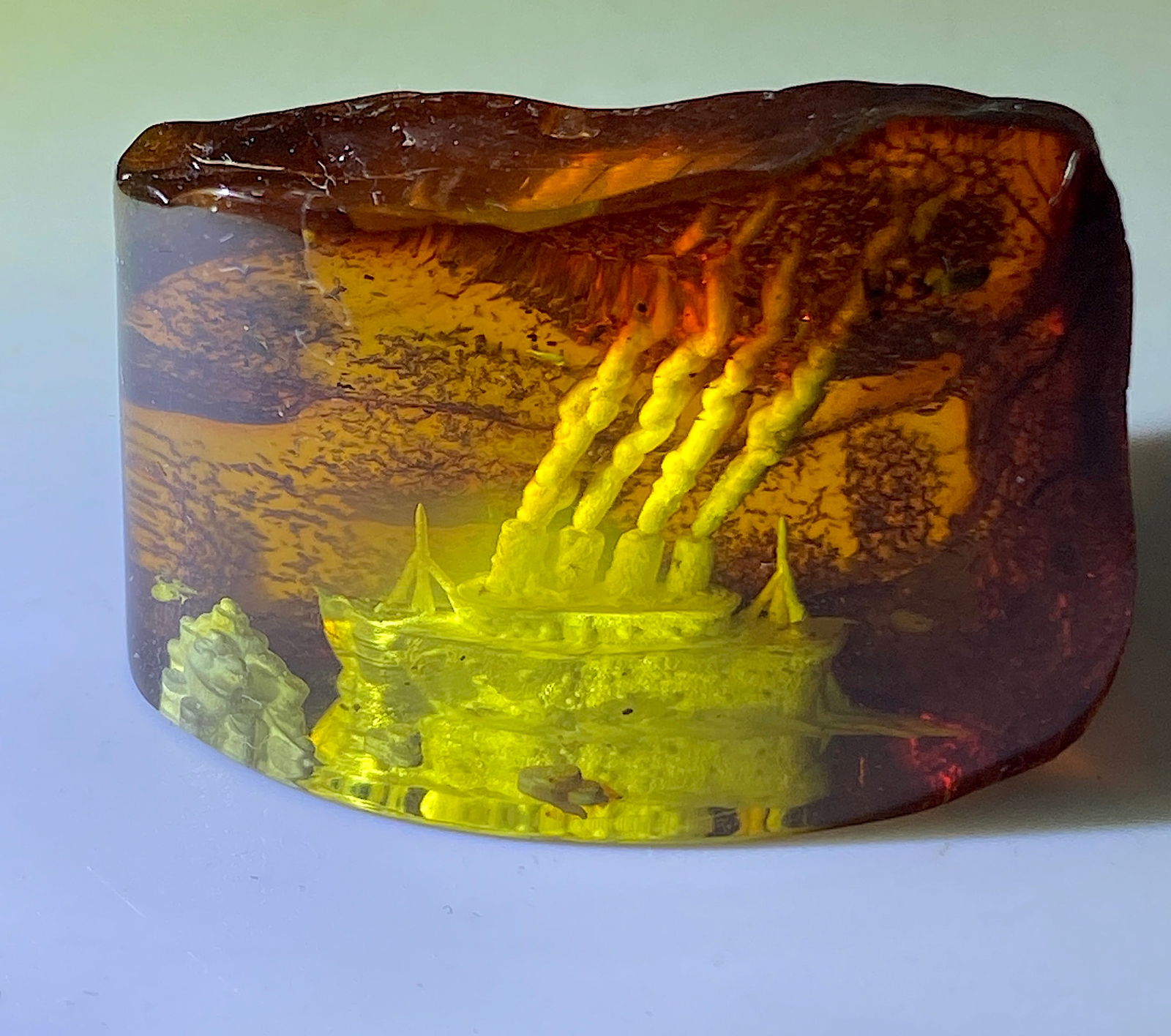 Masterpiece Hand Carving in Natural Amber stone - 4