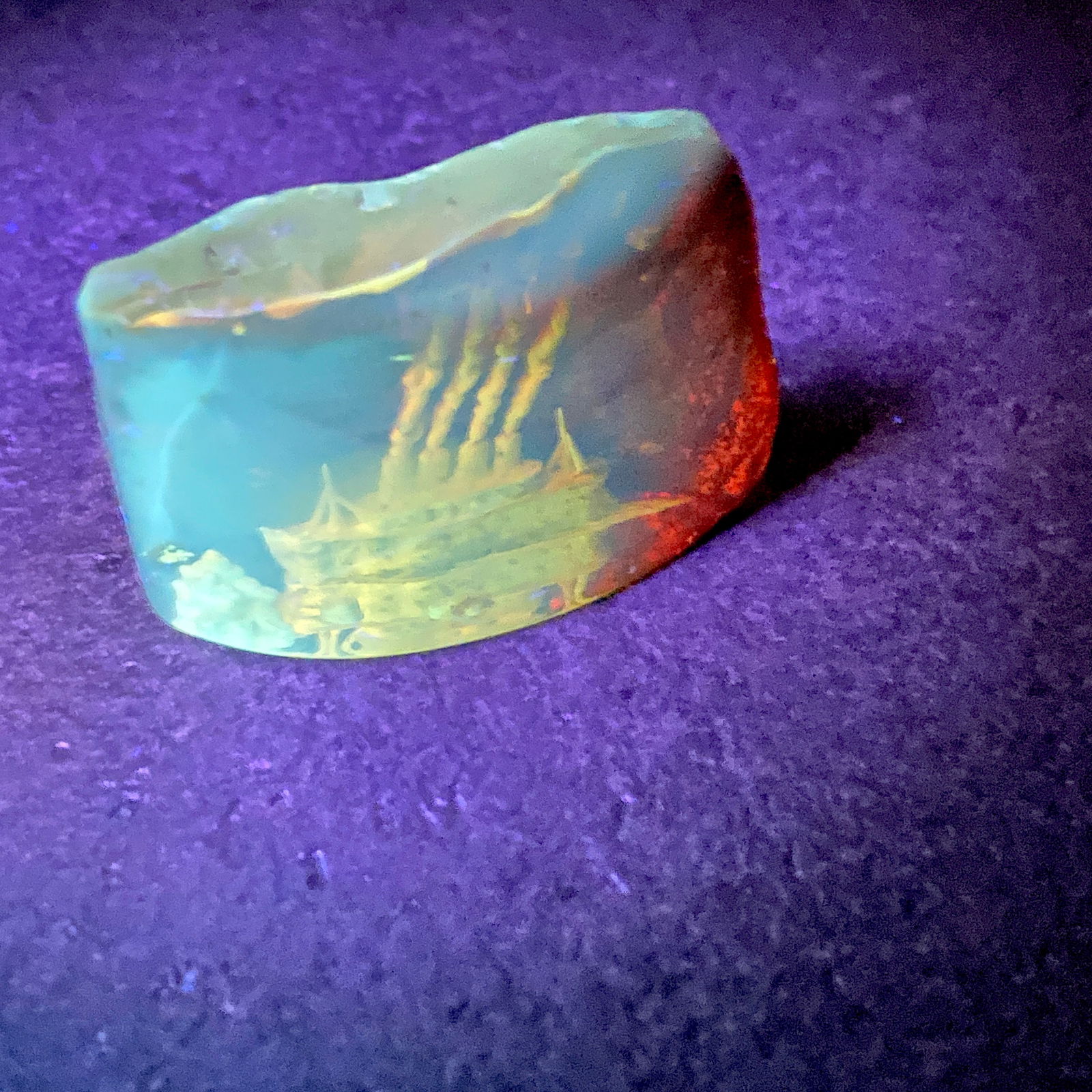 Masterpiece Hand Carving in Natural Amber stone - 7