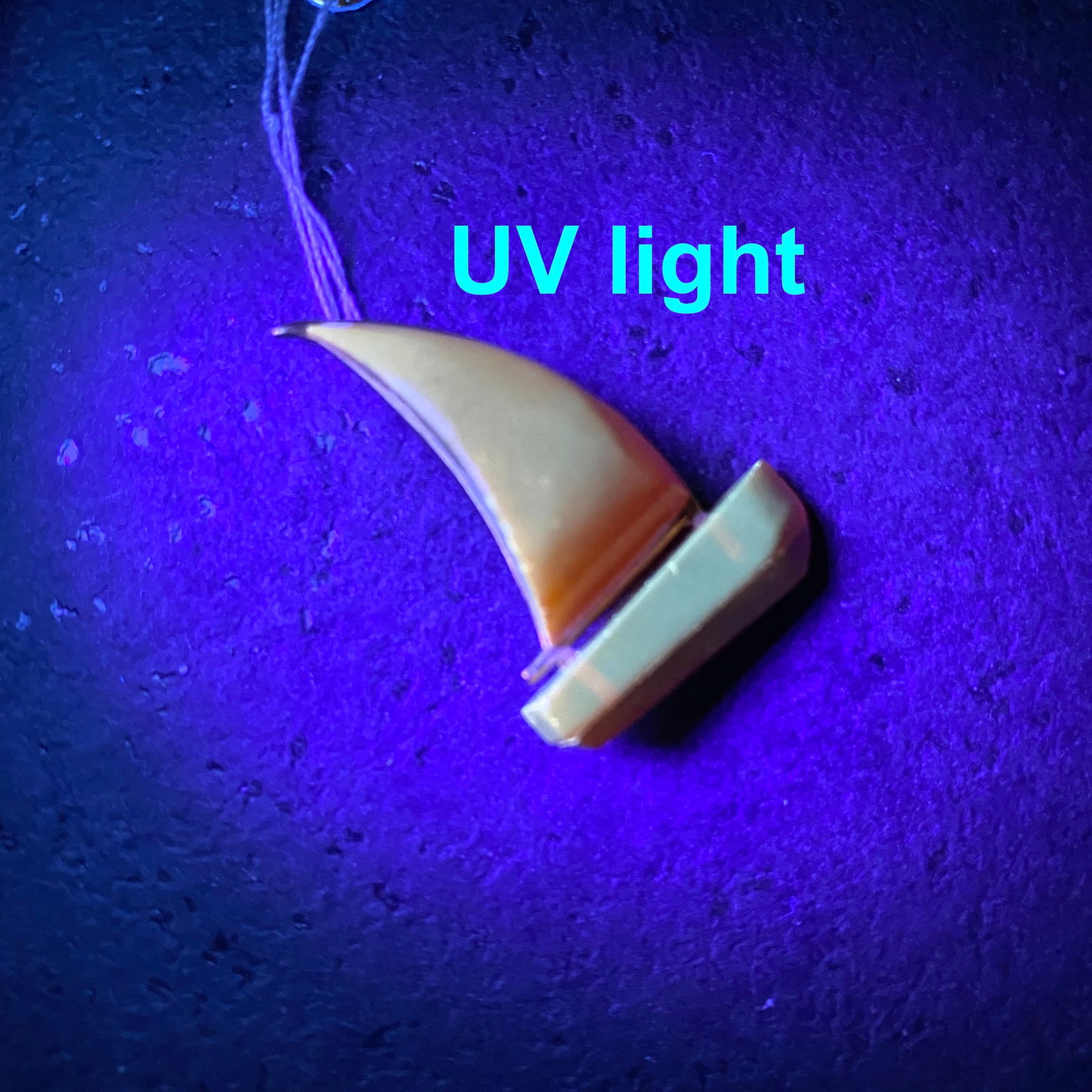 Splendid Vintage Amber Brooch - 4