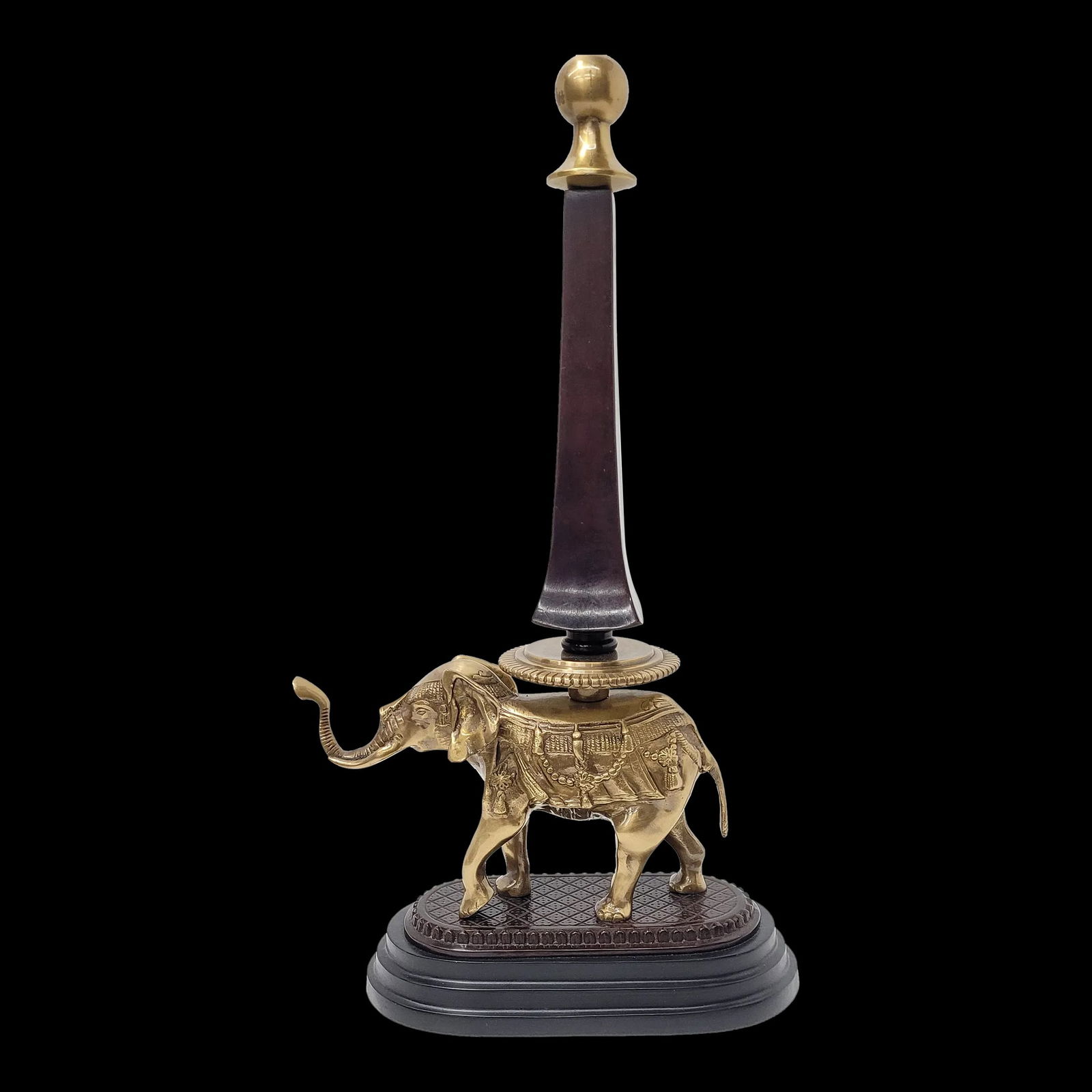 Vintage Brass Elephant Sculpture With Finial 20.5" Safari Luxe Animal Decor Hollywood Regency &: Vintage Brass Elephant Sculpture | 20.5" Hollywood Regency, Safari Luxe, Colonial Revival Decor This vintage brass elephant sculpture stands an … Read more Vintage Brass Elephant Sculpture | 20.