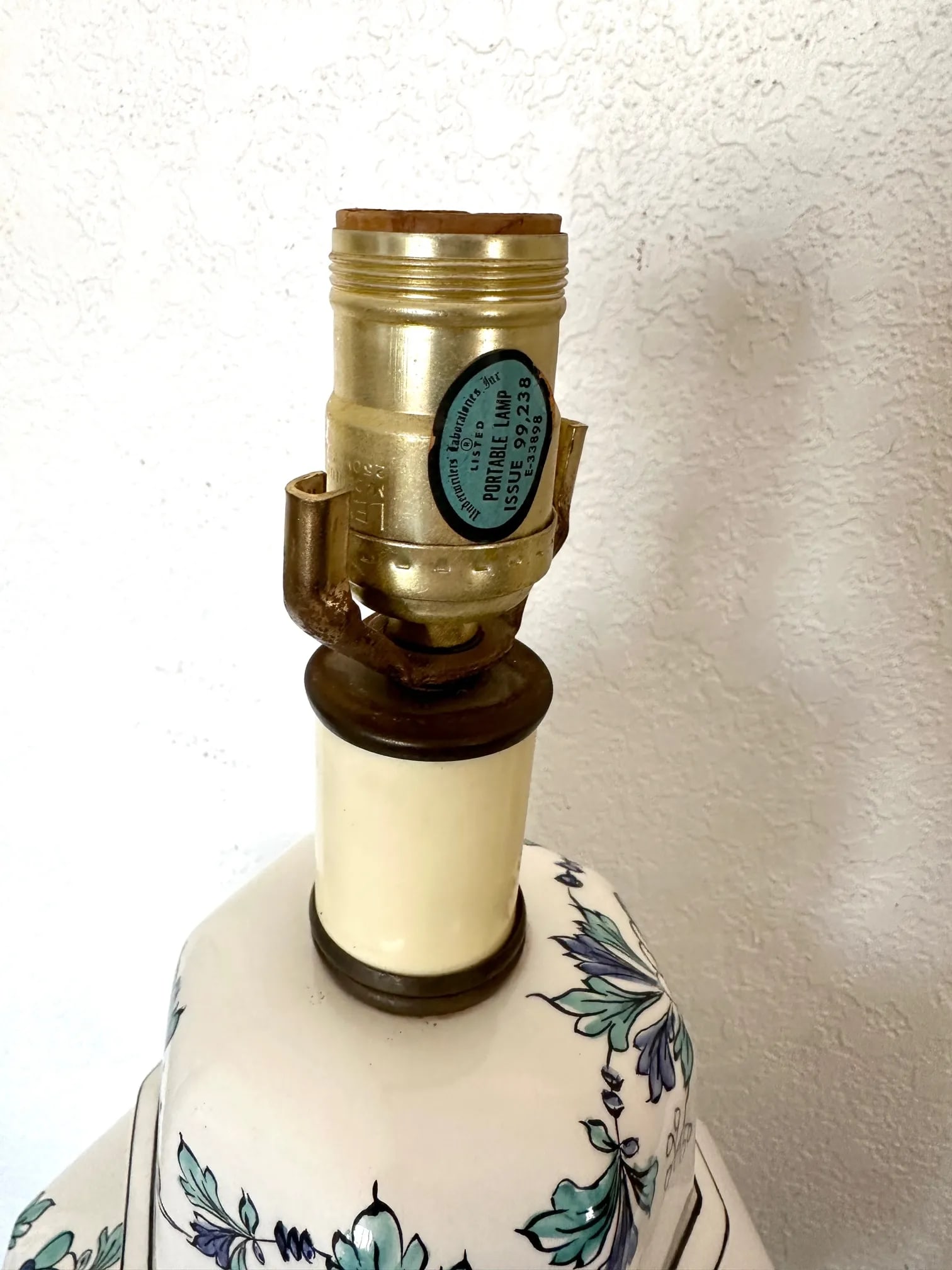 Vintage Ceramic Floral Ginger Jar Table Lamp - 7