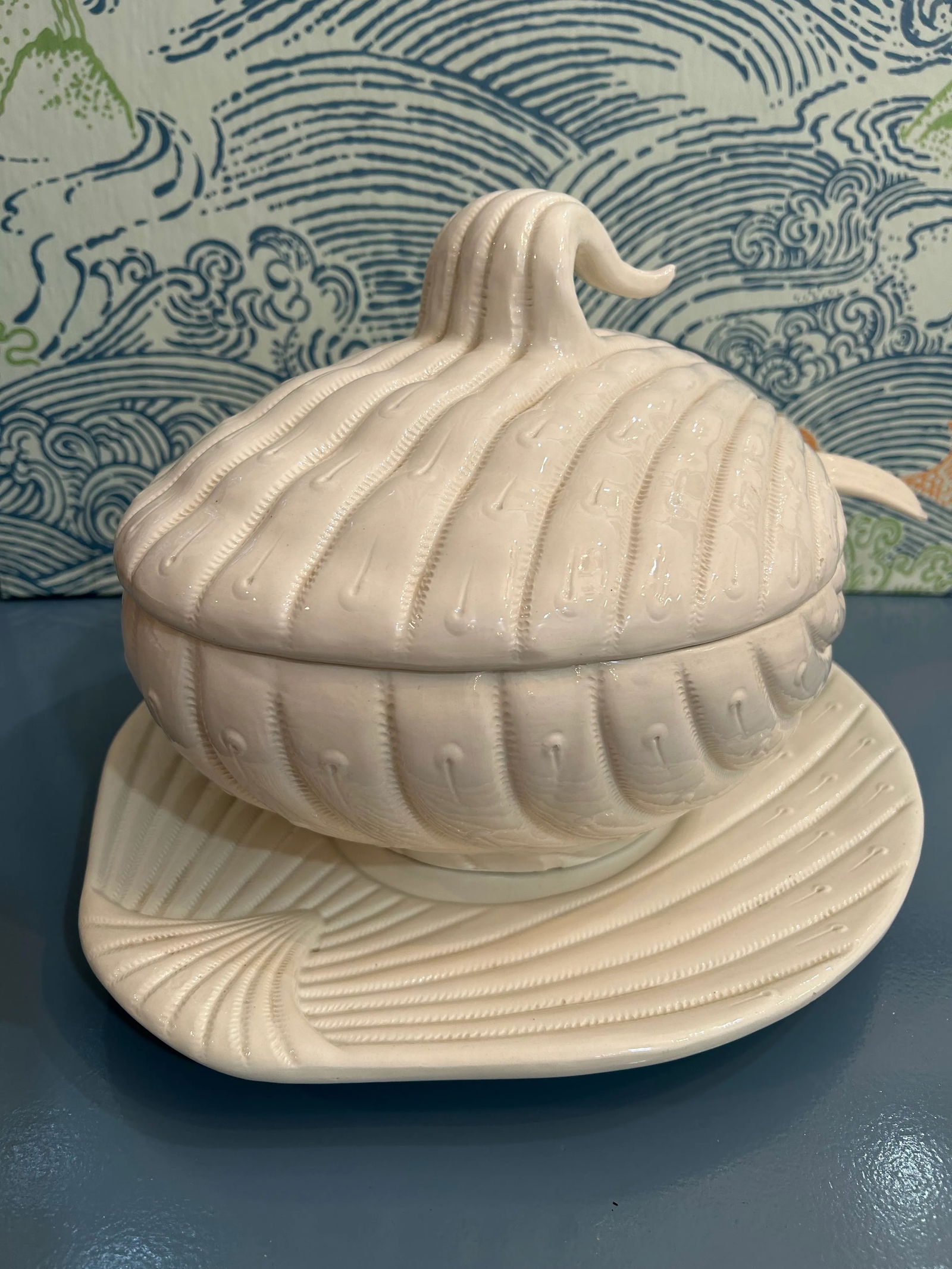 Late 20th Century Italian Ceramic Clam Shell Tureen With Ladle and Underplate - 4