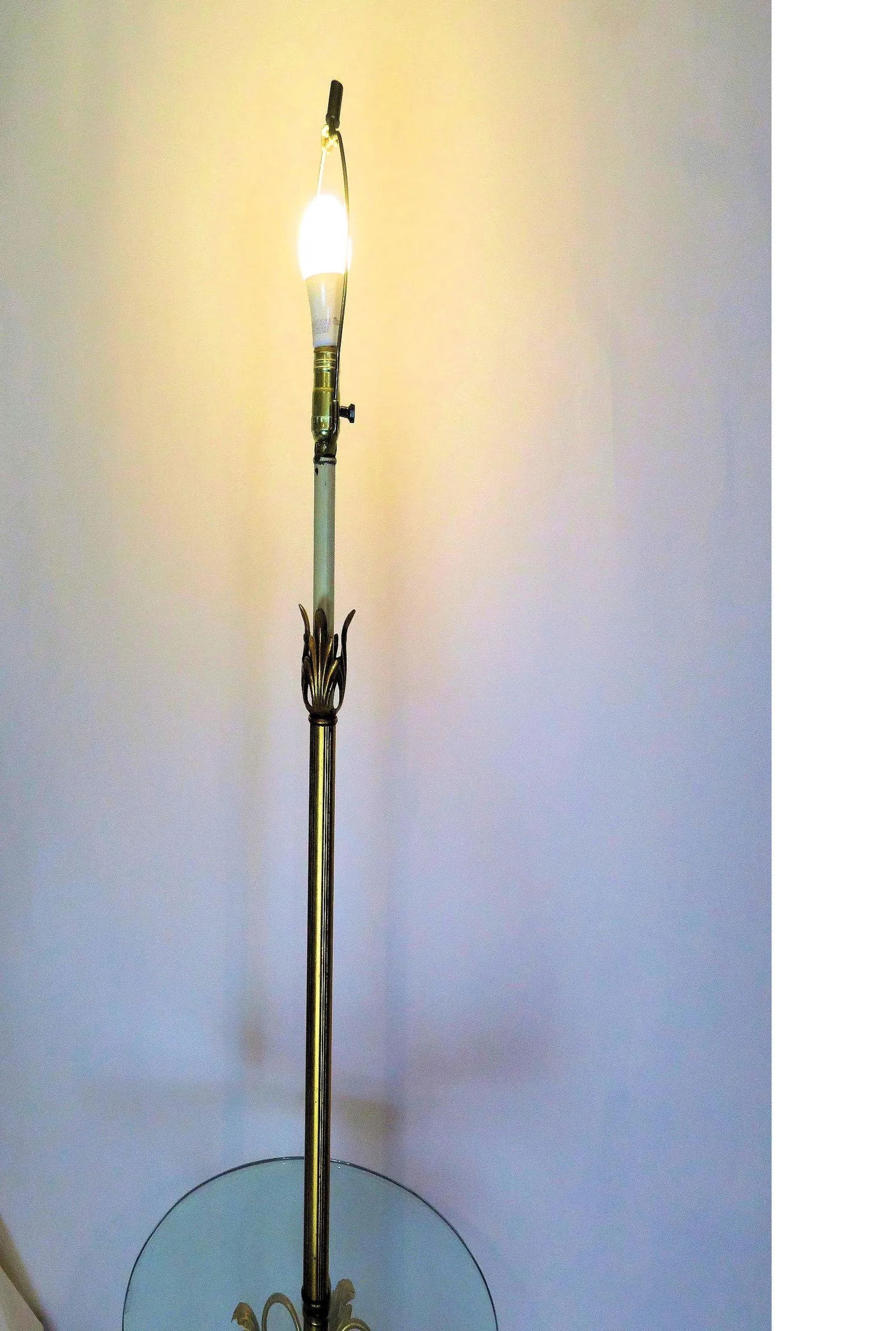 1970s Hollywood Regency Italian Tole Gold Leaf Floor Lamp - 3