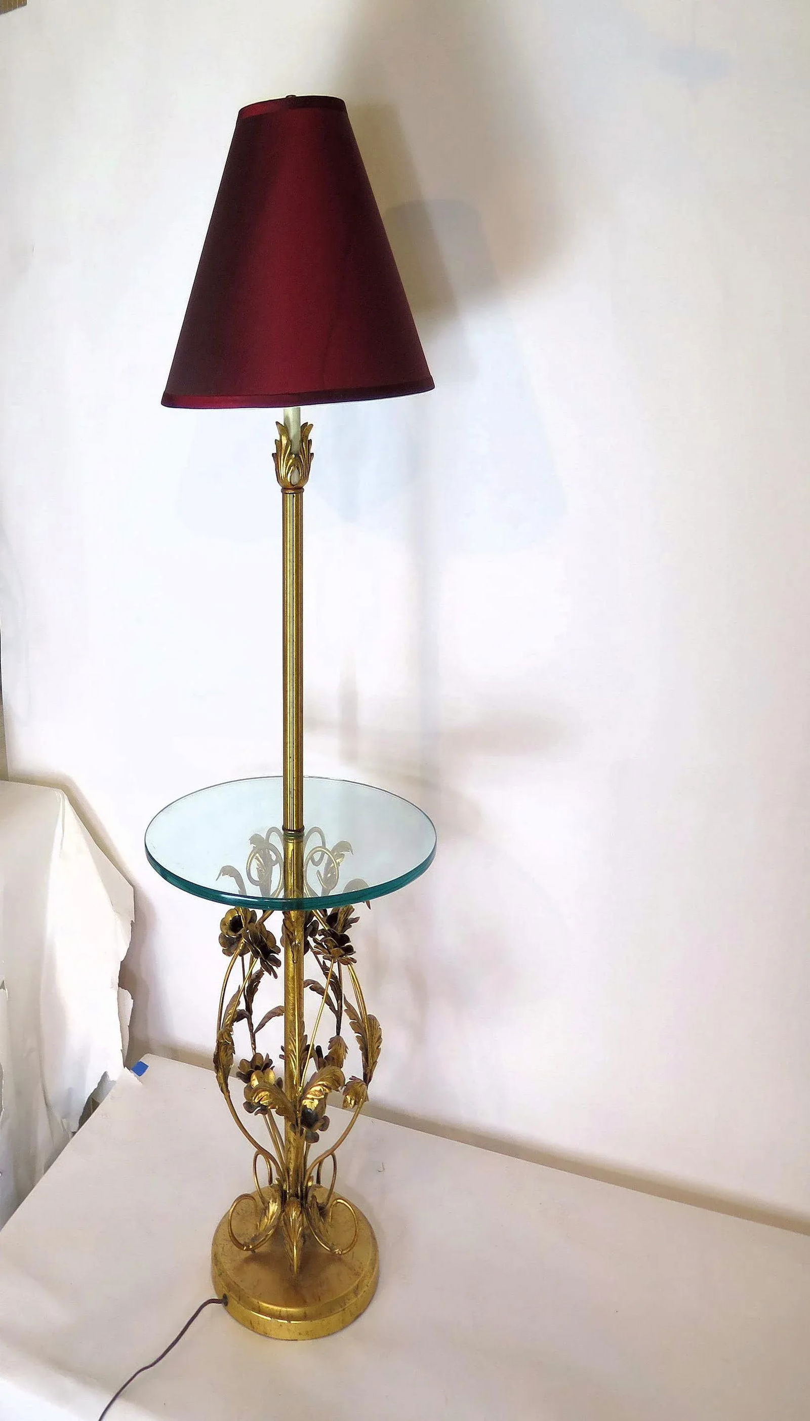 1970s Hollywood Regency Italian Tole Gold Leaf Floor Lamp - 7