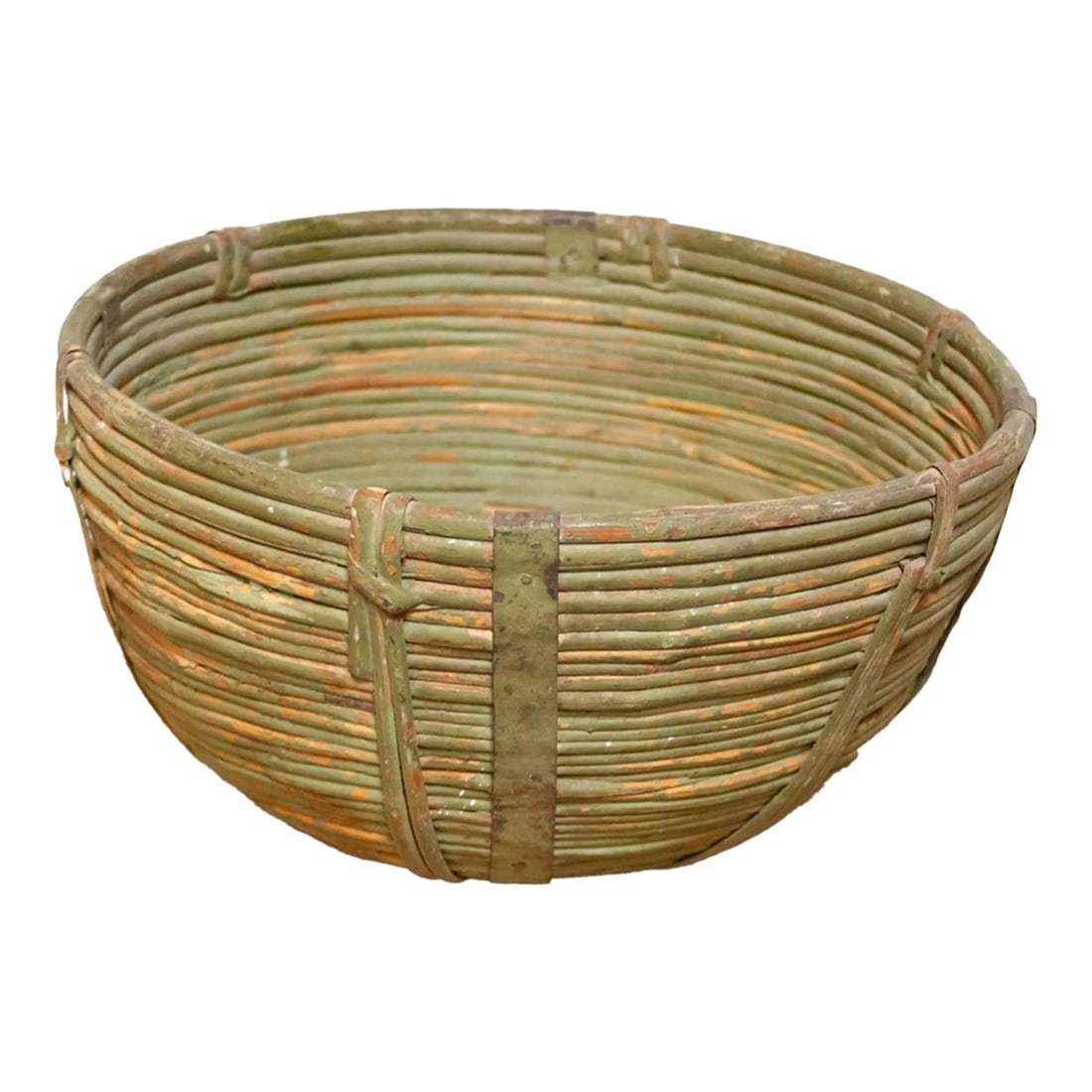 Vintage Farmhouse Wicker Basket-Darjeeling: Charming handwoven farmhouse basket - a true piece of craftsmanship! Originally designed for carrying and displaying fruits and vegetables, this vintage woven basket features interlacing wicker,
