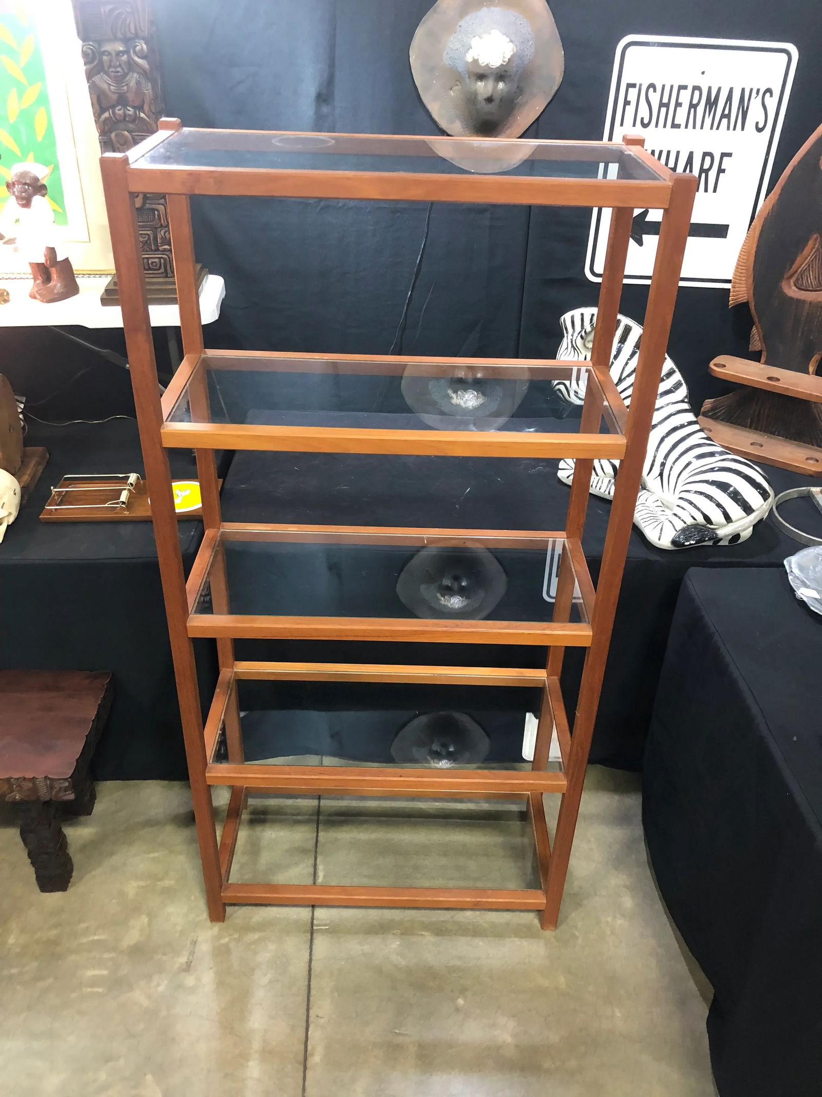 1970's Teak Wood Danish Bookcase / Etagere With Clear Glass Shelves. - 8