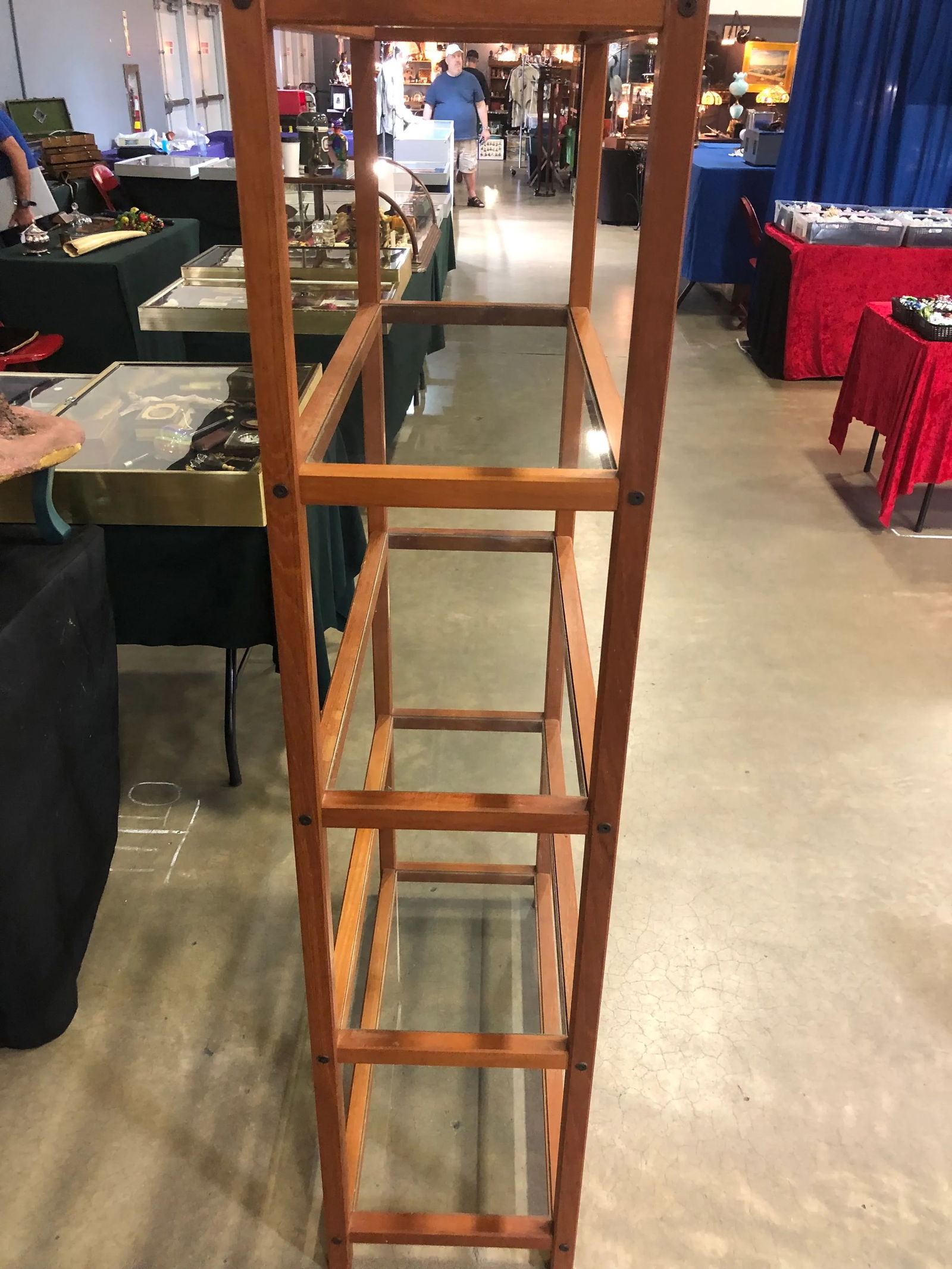 1970's Teak Wood Danish Bookcase / Etagere With Clear Glass Shelves. - 9