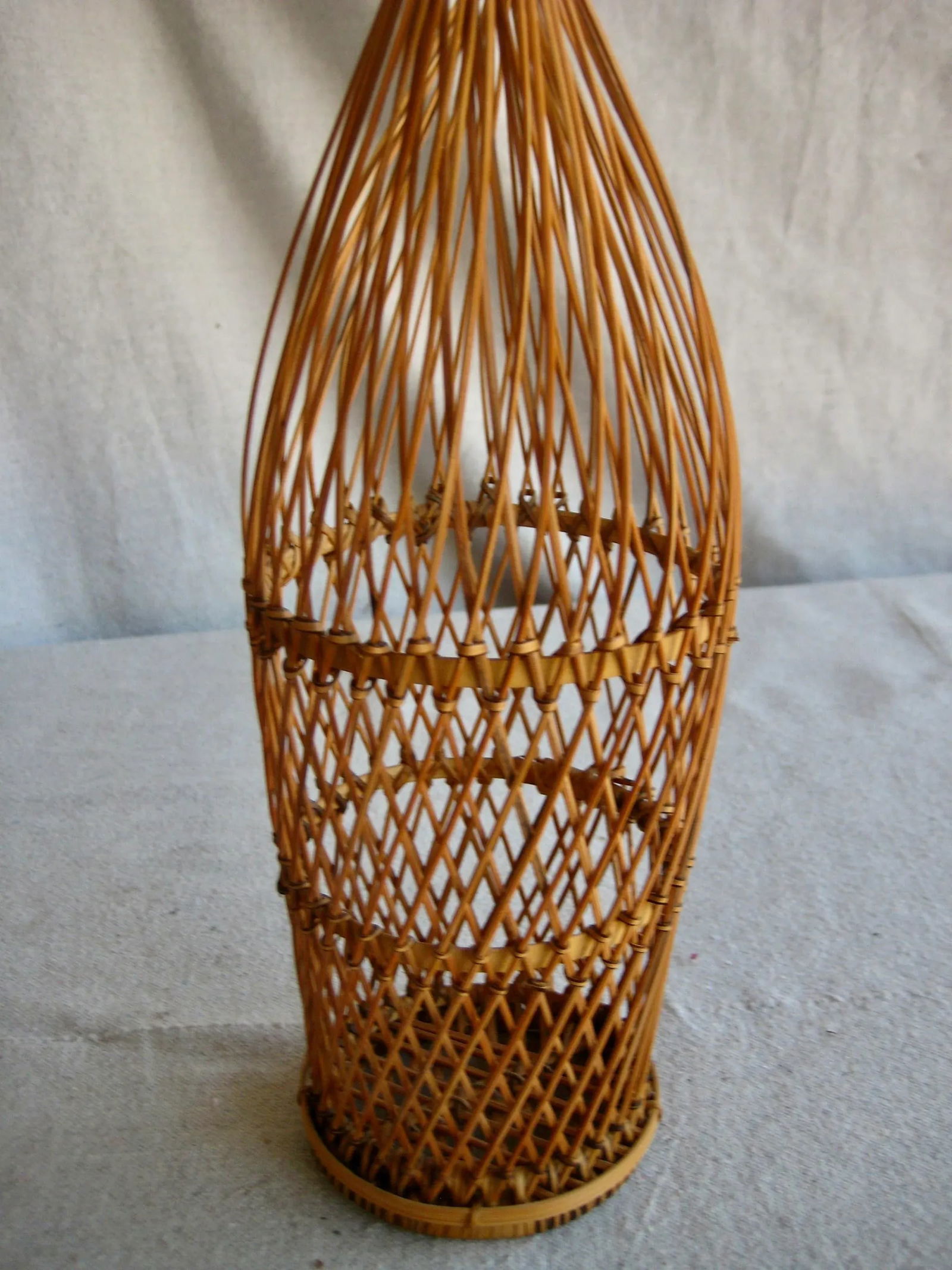 1960s Mid Century Modern Wicker Wine Bottle Carrier - 6